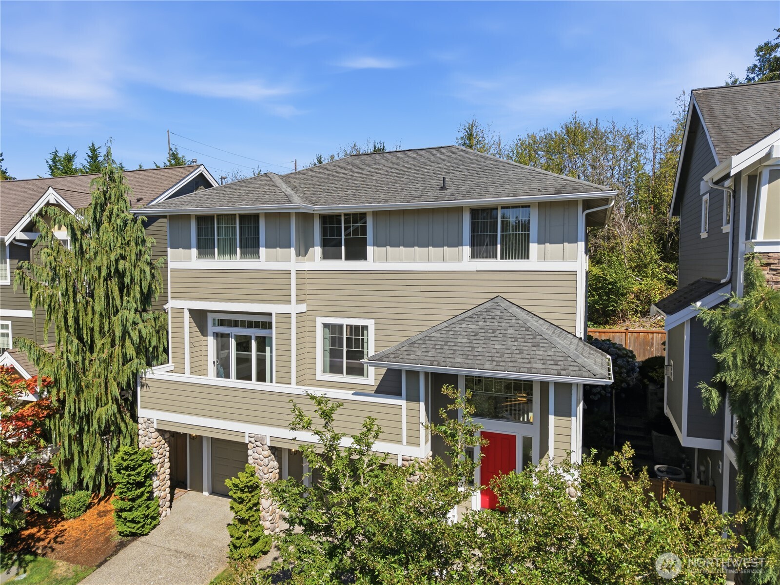 1423 Cherry Avenue Property Photo 1