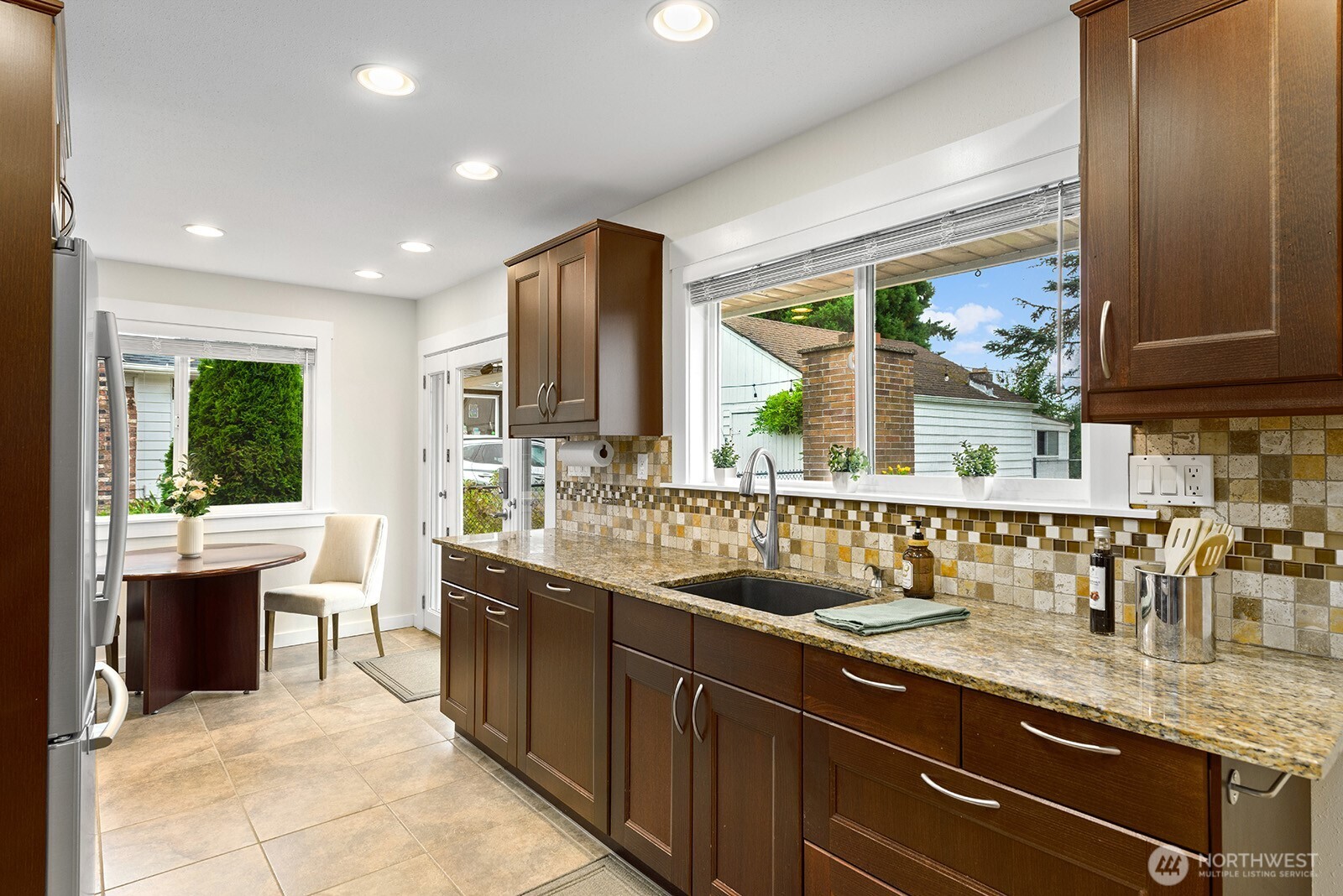 16026 16th Avenue Property Photo 6
