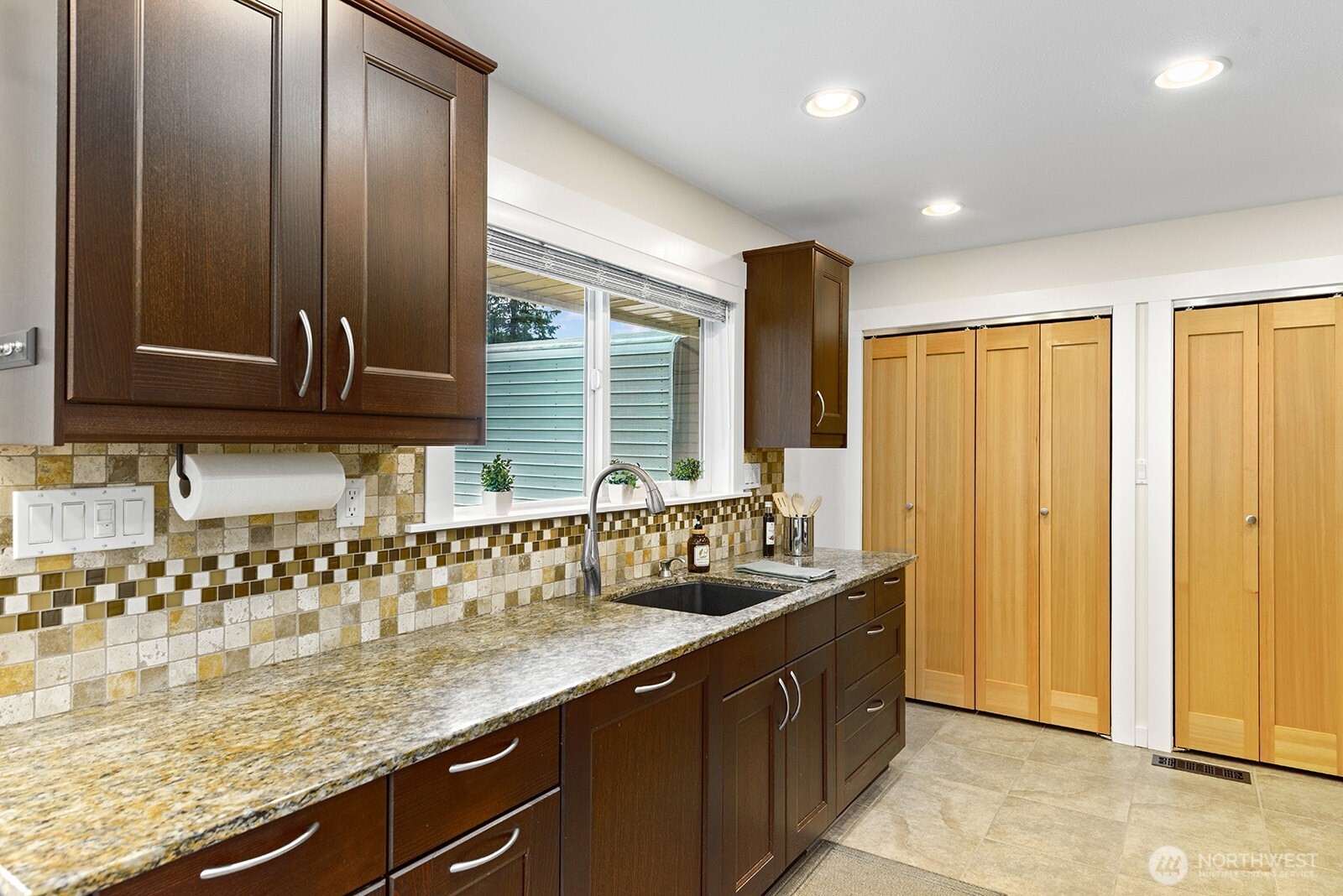 16026 16th Avenue Property Photo 6