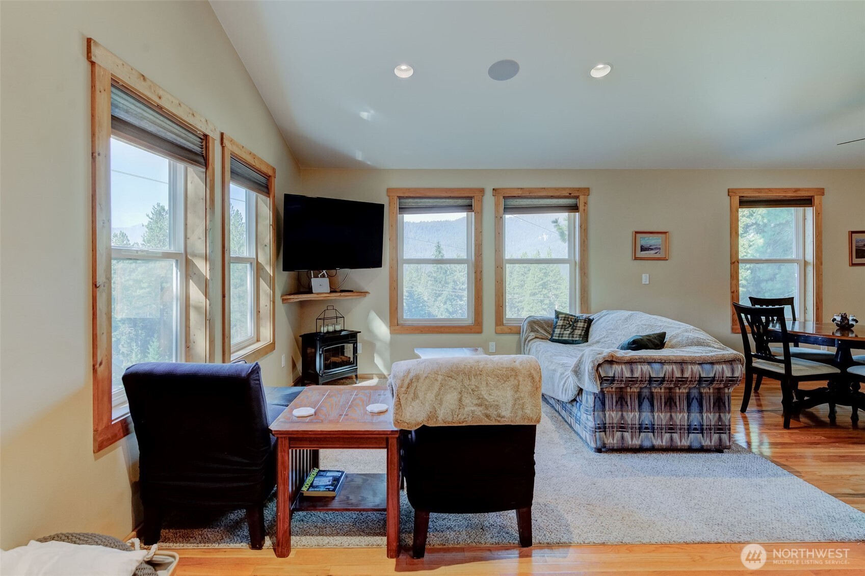 24611 Spur Street Property Photo 17