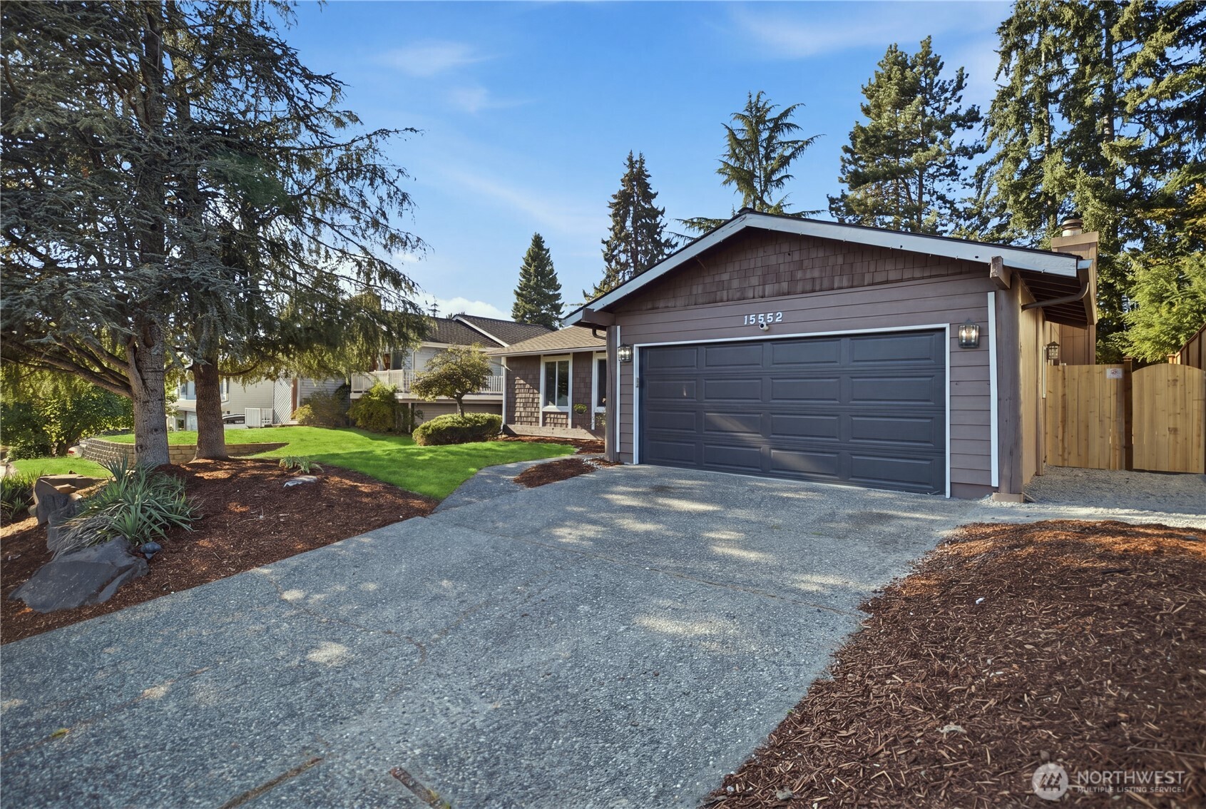 15952 Se 176th Place Property Photo 3