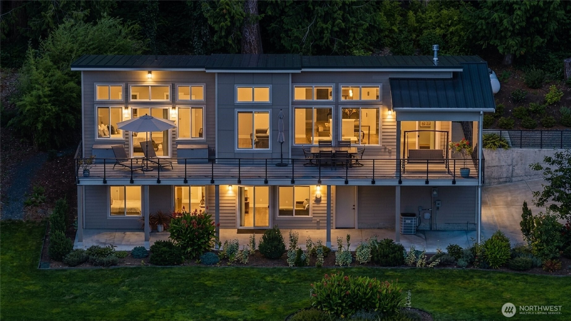 907 Chuckanut Drive Property Photo 4