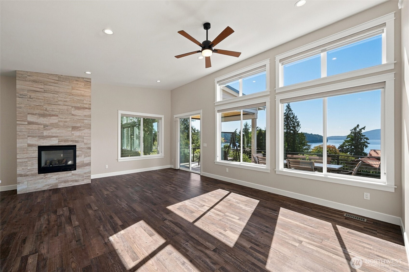 907 Chuckanut Drive Property Photo 7