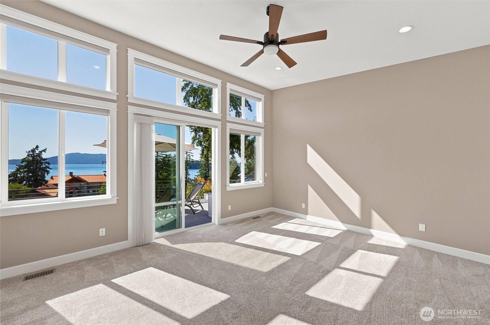 907 Chuckanut Drive Property Photo 16