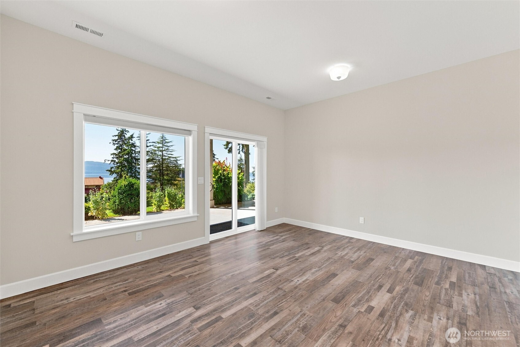 907 Chuckanut Drive Property Photo 23