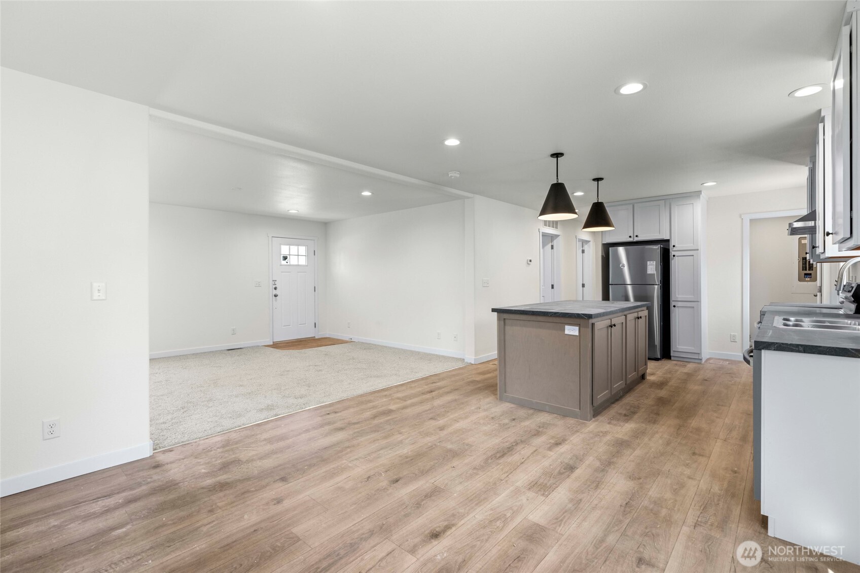 1243 Admirals Drive Property Photo 12