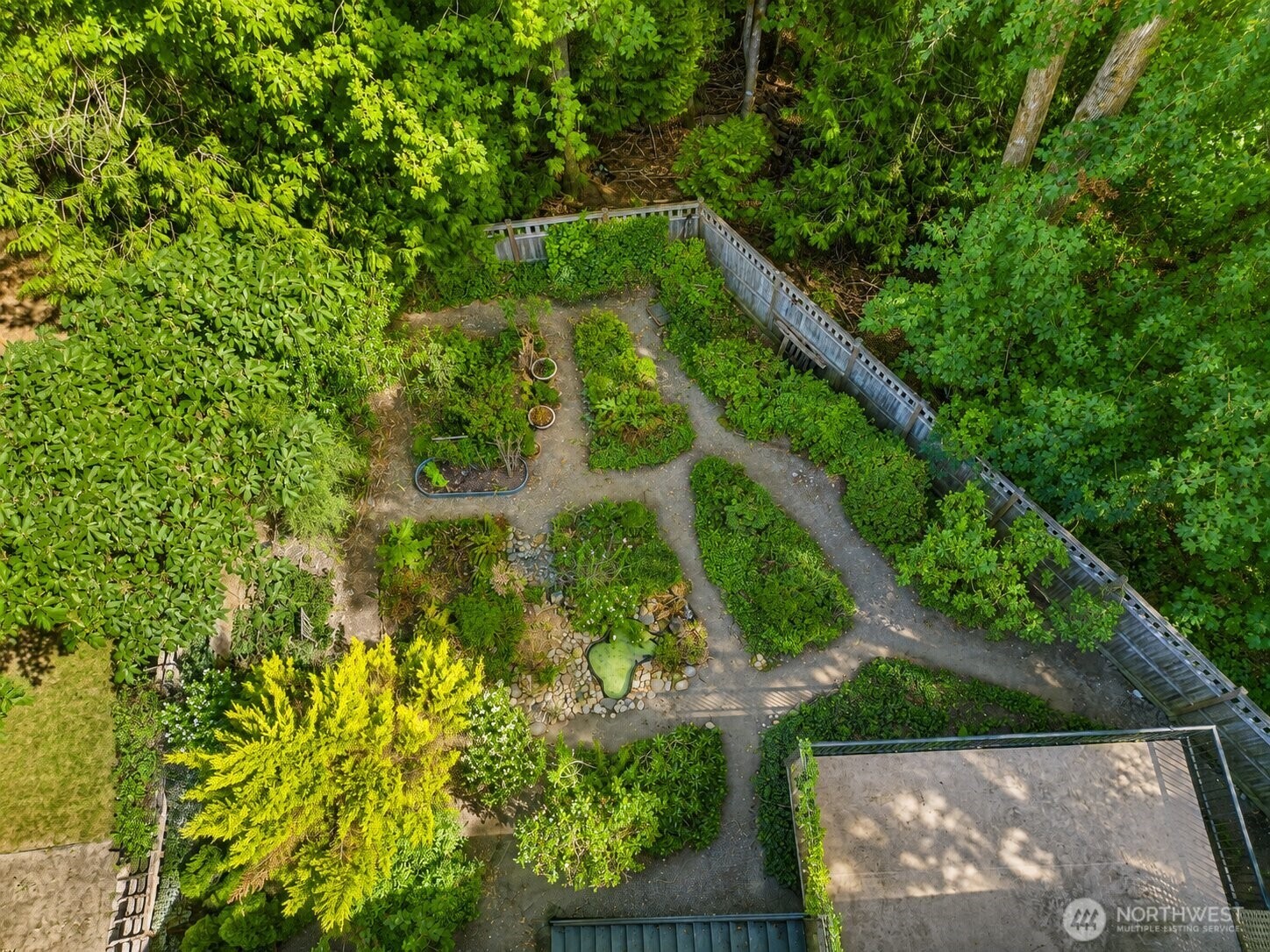 1636 Pierce Avenue Property Photo 3