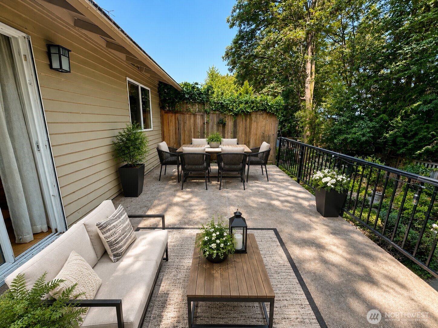 1636 Pierce Avenue Property Photo 6