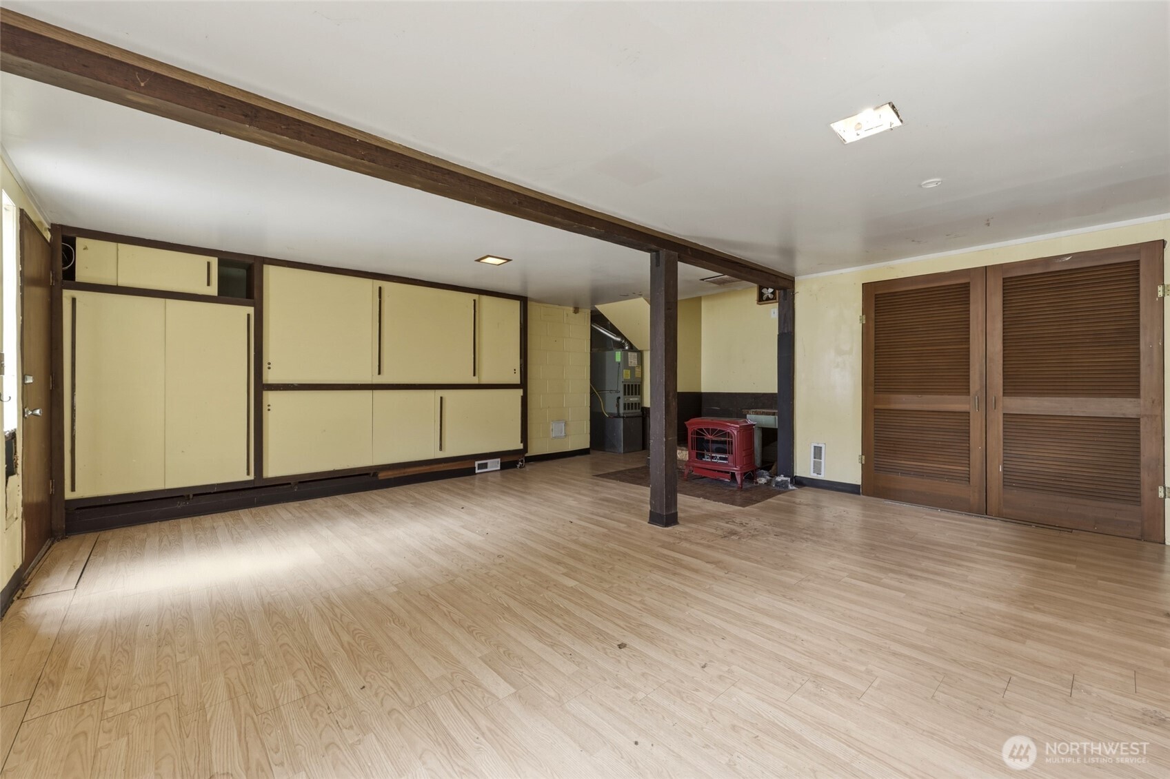2130 Woodcrest Drive Property Photo 9