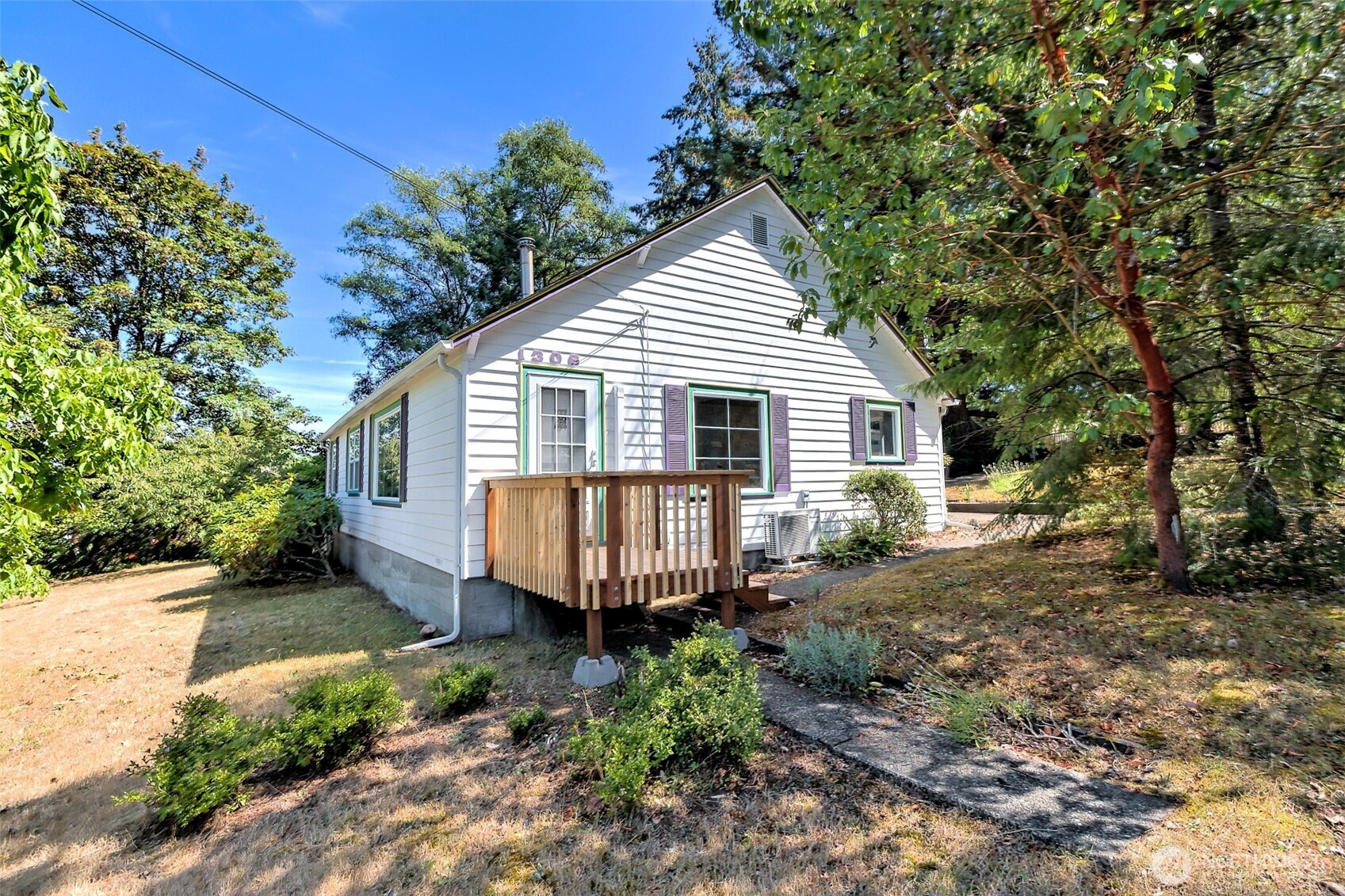 1306 Center Street Property Photo 4