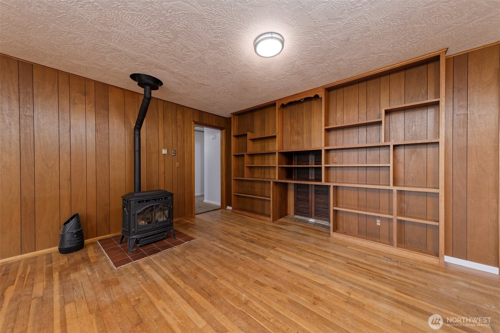 1306 Center Street Property Photo 14