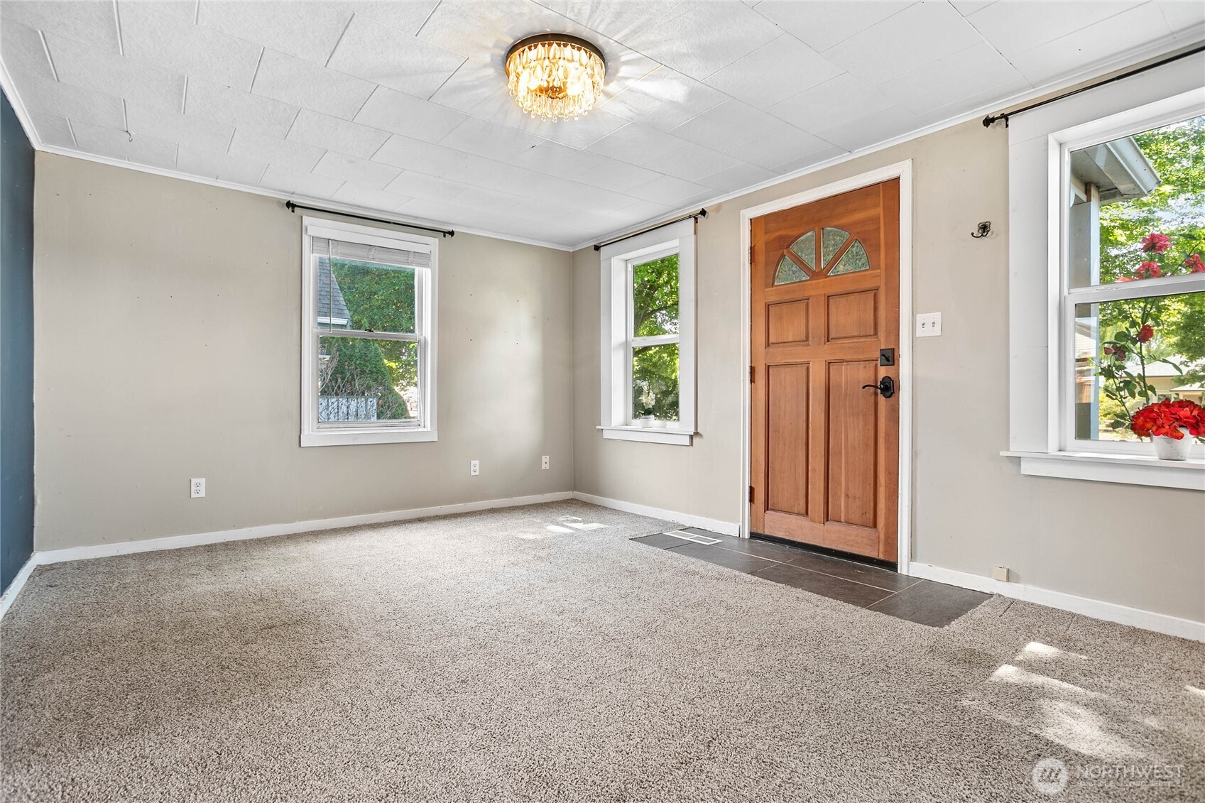 568 G Street Property Photo 4