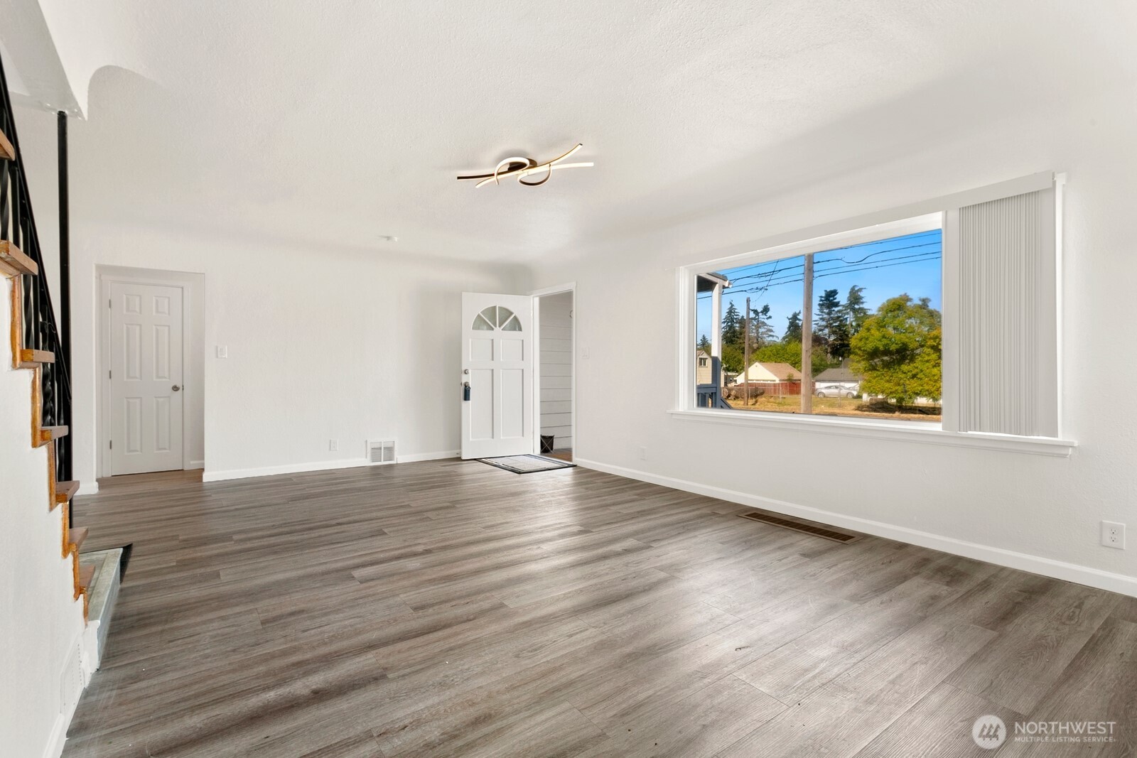 6526 Pacific Avenue Property Photo 3