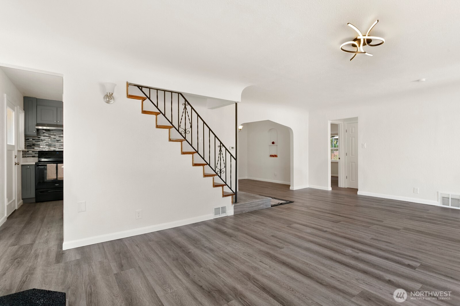 6526 Pacific Avenue Property Photo 5