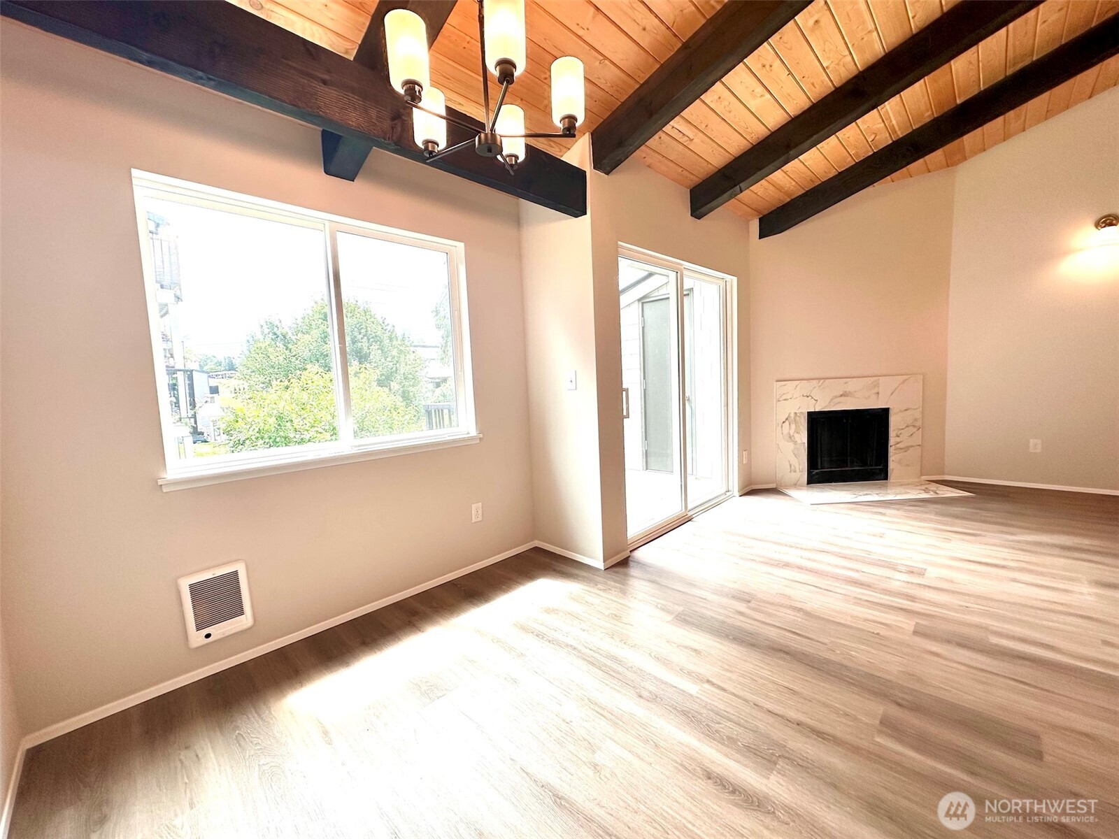 2020 Grant Avenue C301 Property Photo 4