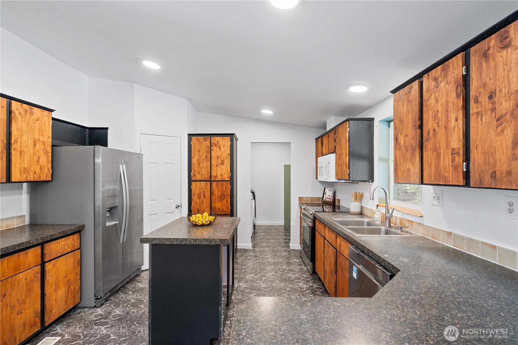 18109 Bald Hill Rd Se Property Photo 8