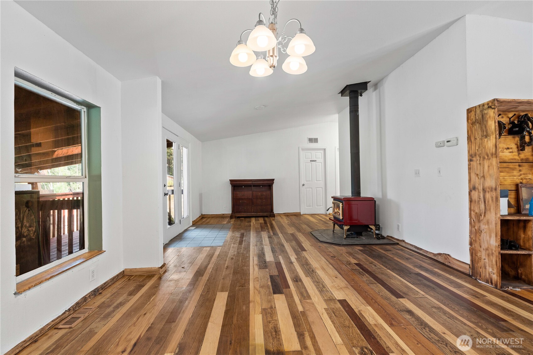 18109 Bald Hill Rd Se Property Photo 9