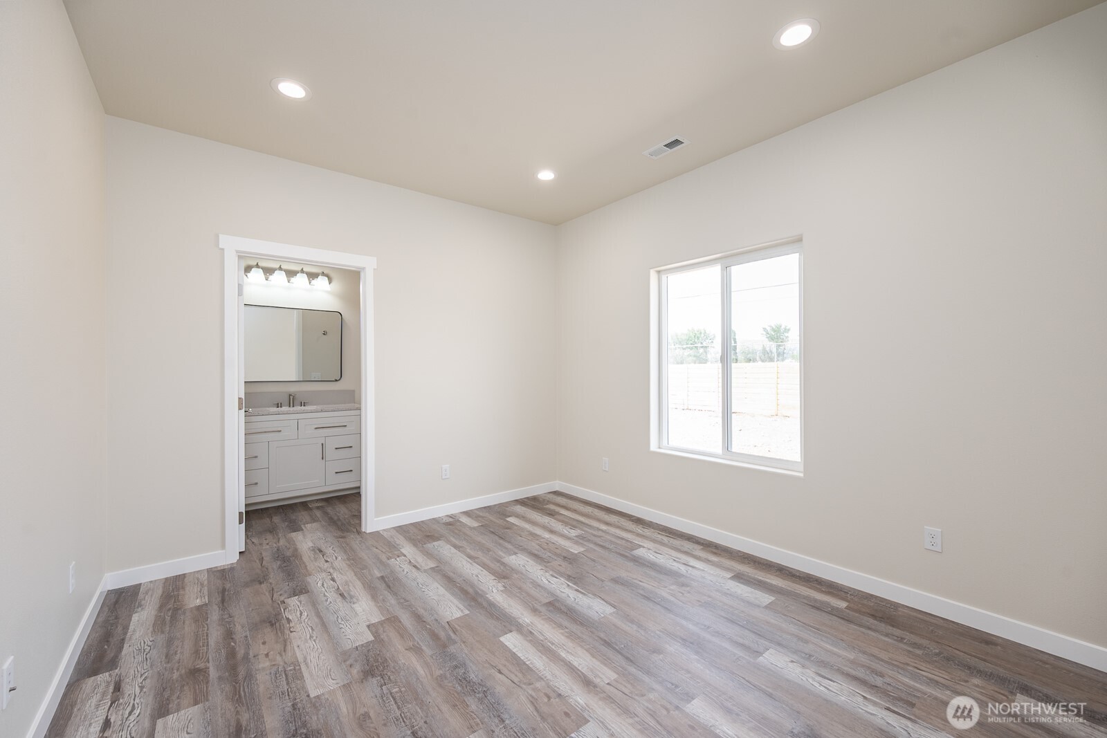 248 Se Pioneer Ave Property Photo 12
