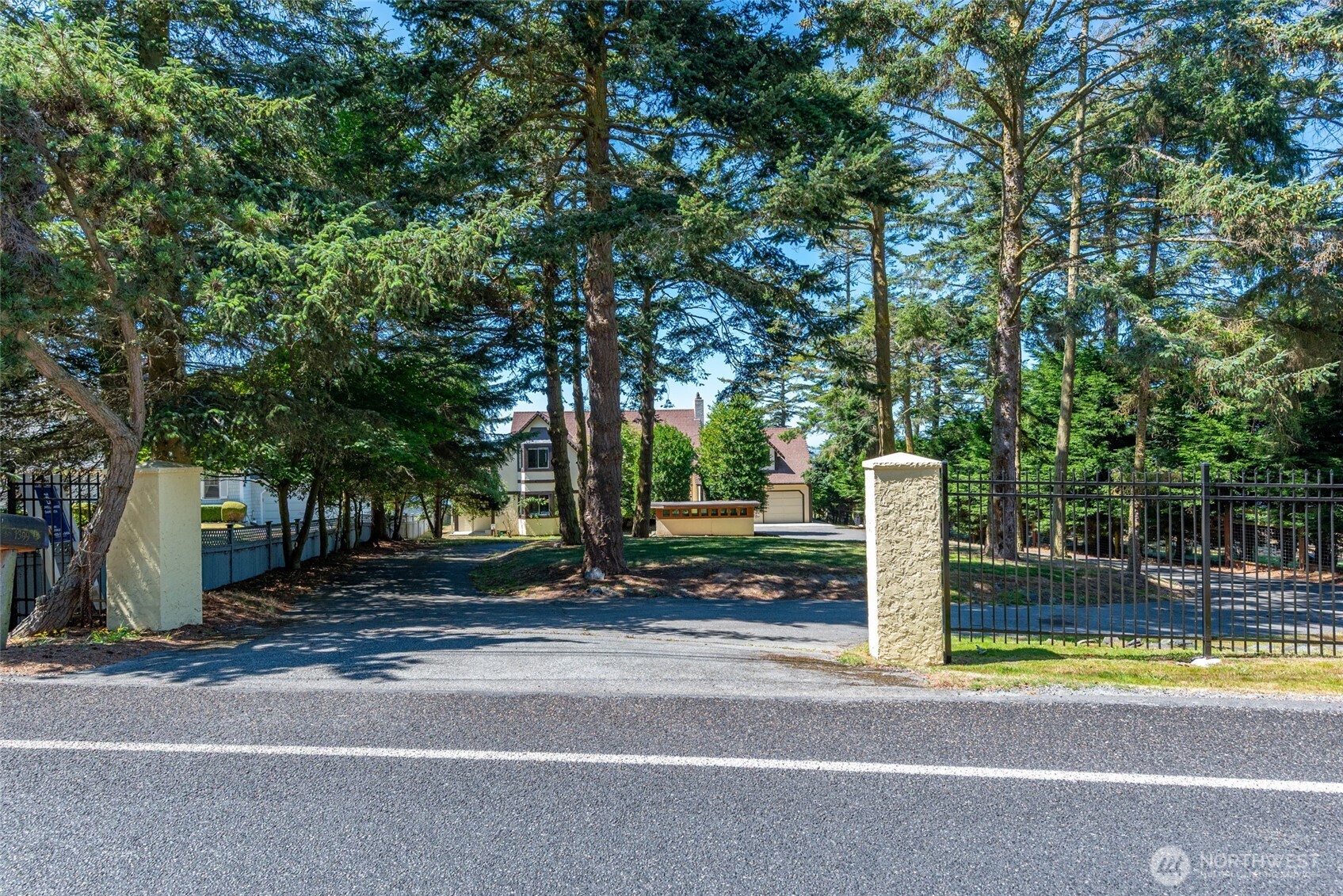 1399 W Beach Road Property Photo 5