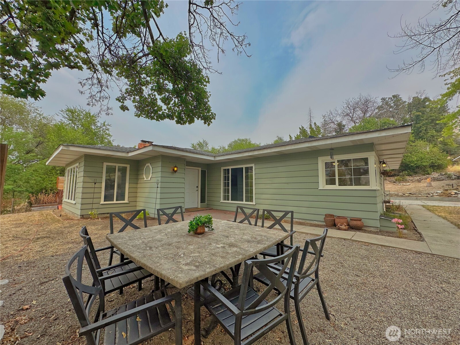 307 Orchard Avenue Property Photo 4