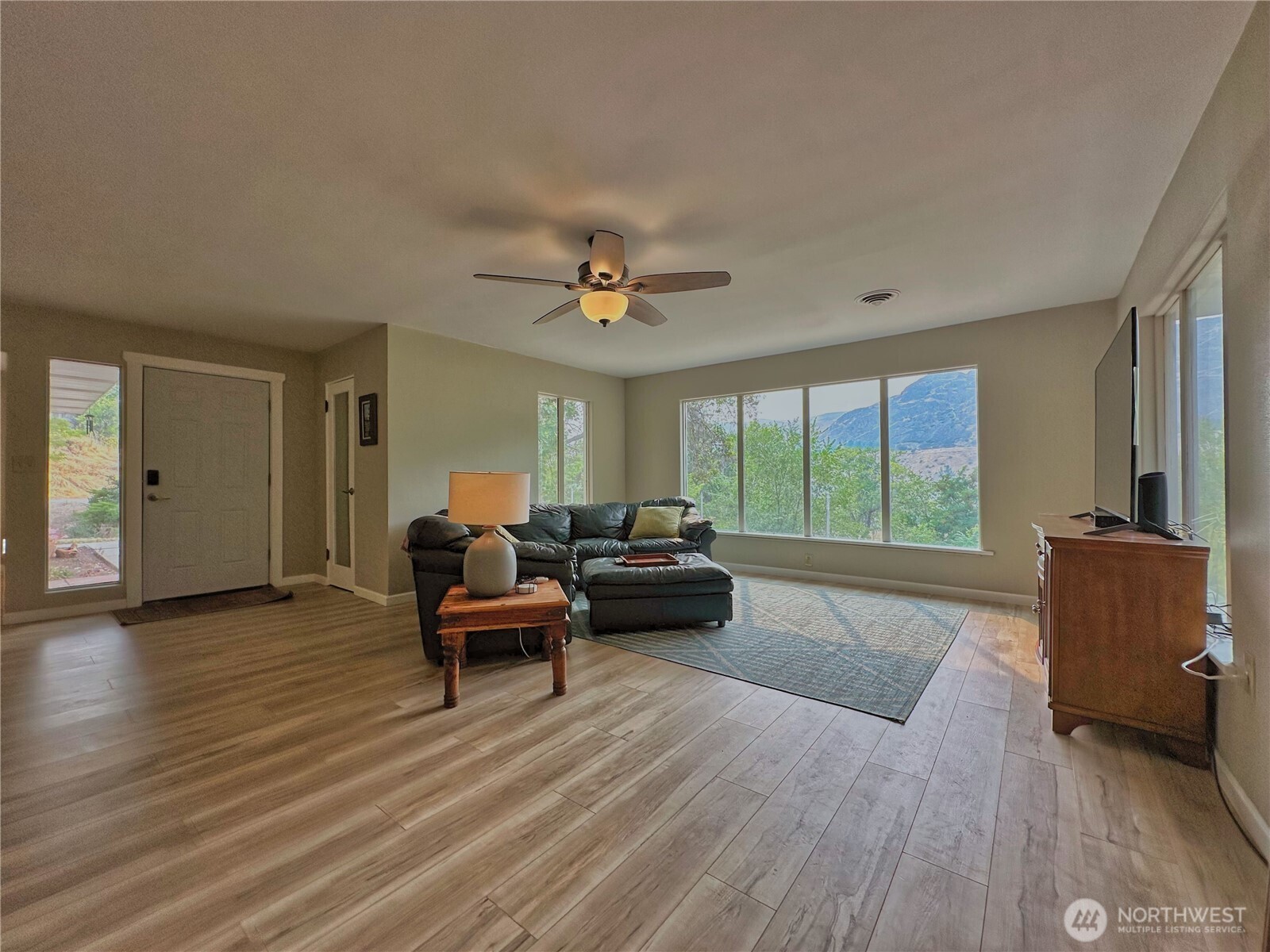 307 Orchard Avenue Property Photo 6