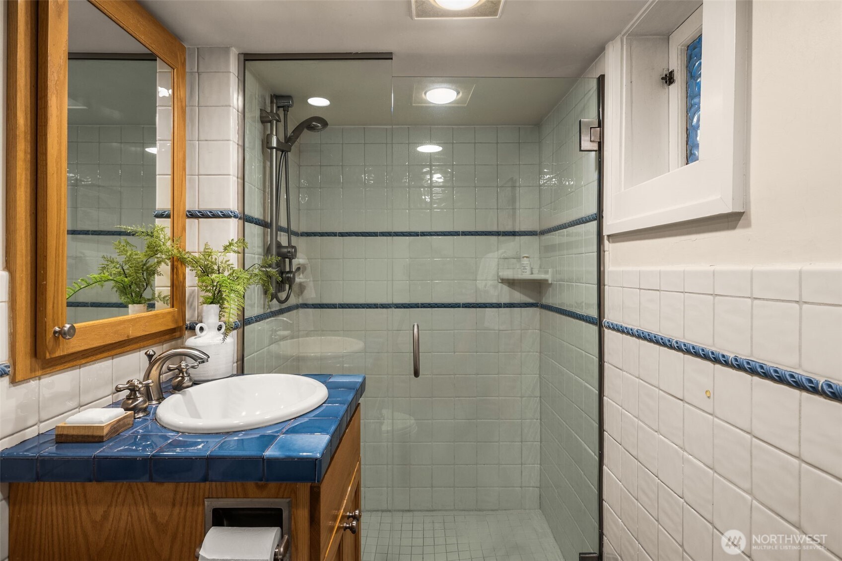 4549 Thackeray Place Property Photo 29