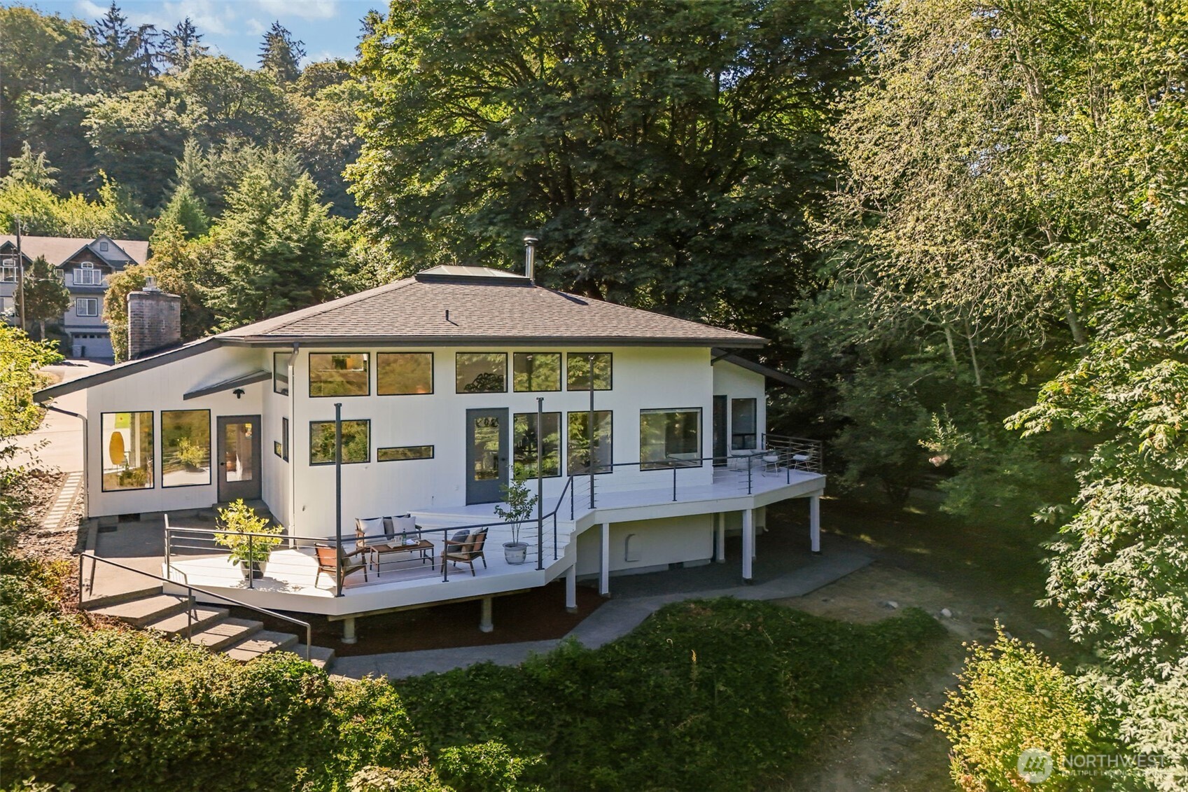26530 Lake Fenwick Road Property Photo 2