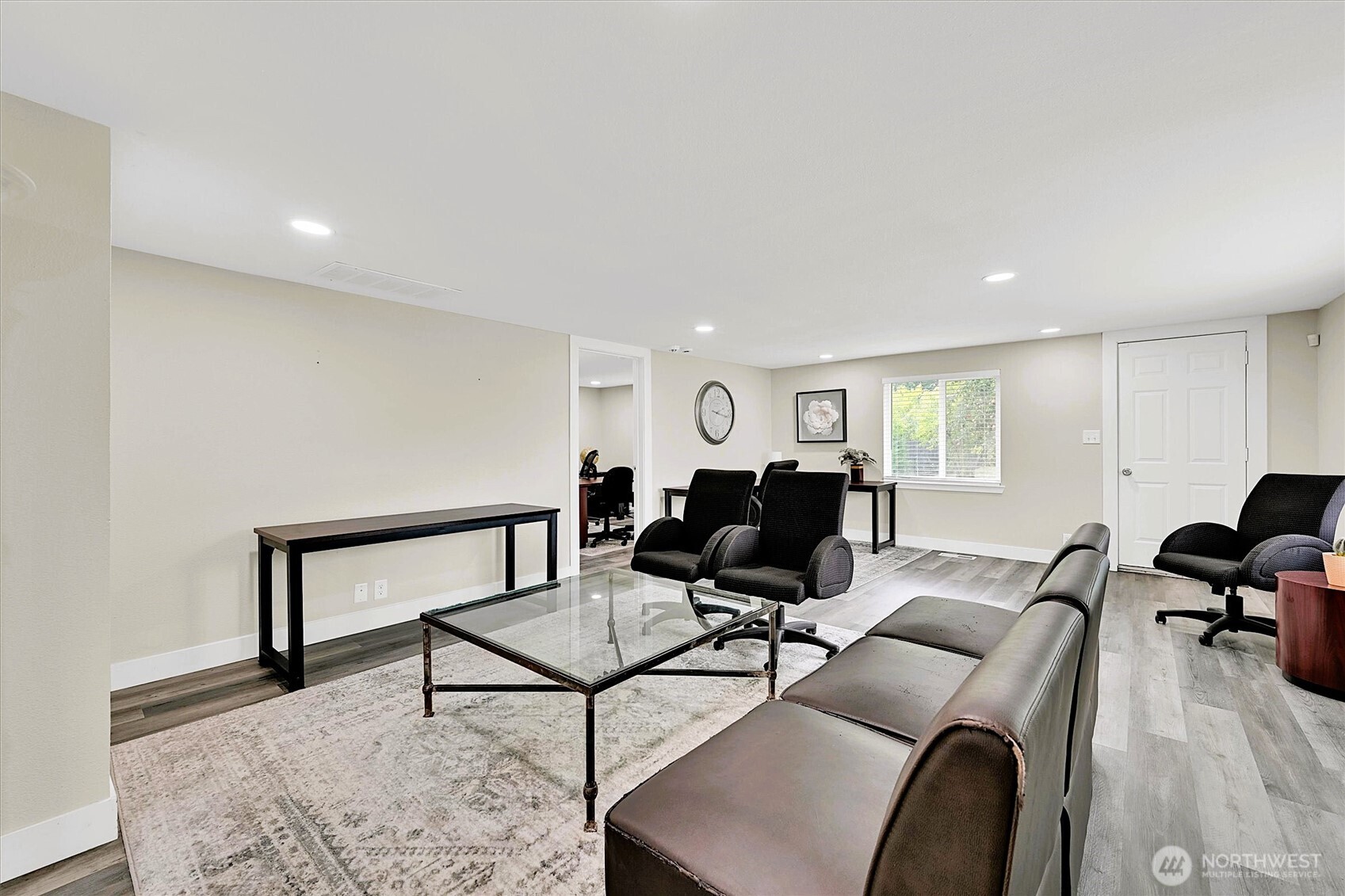 5511 Waller Road Property Photo 5