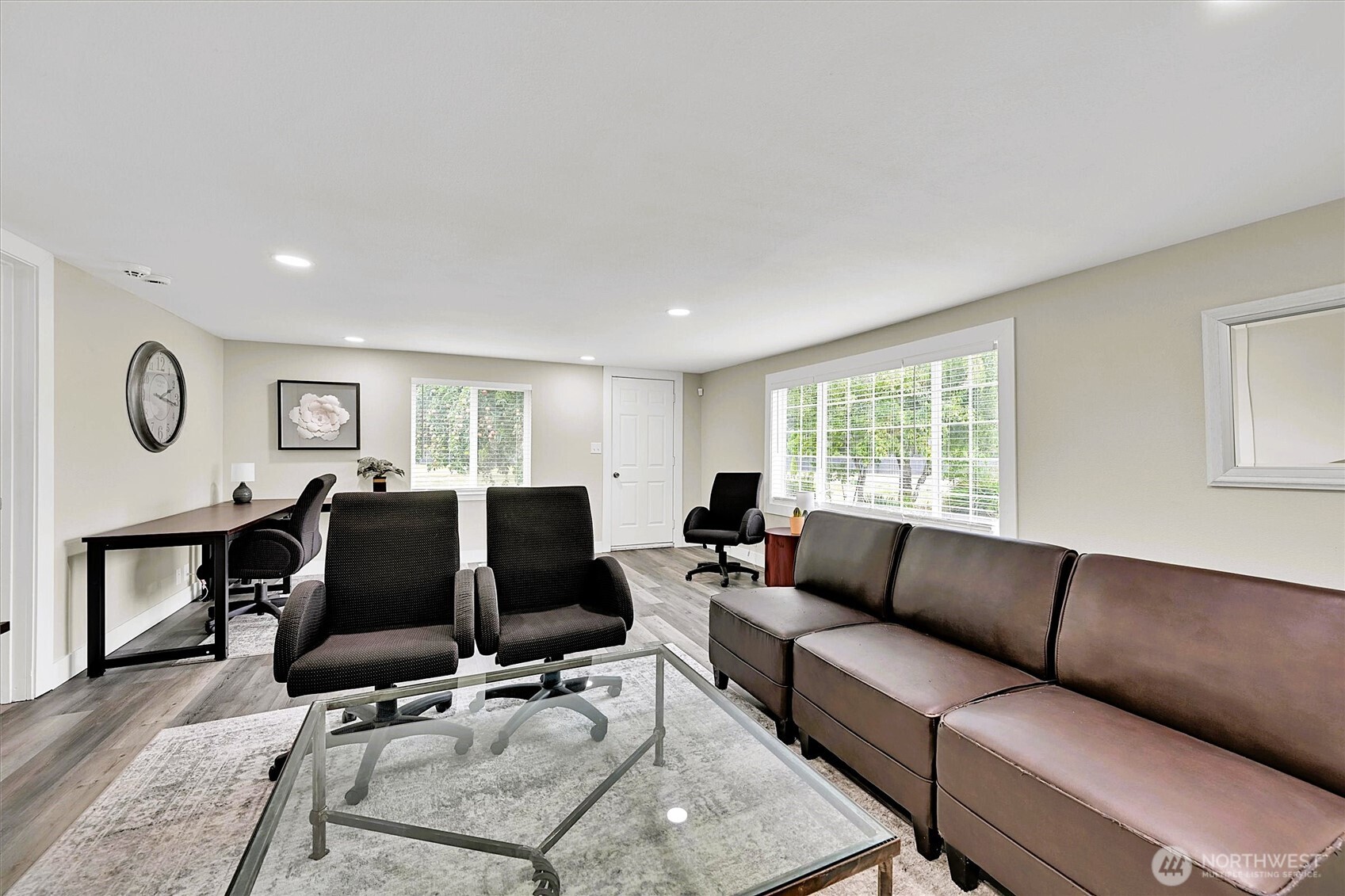 5511 Waller Road Property Photo 6