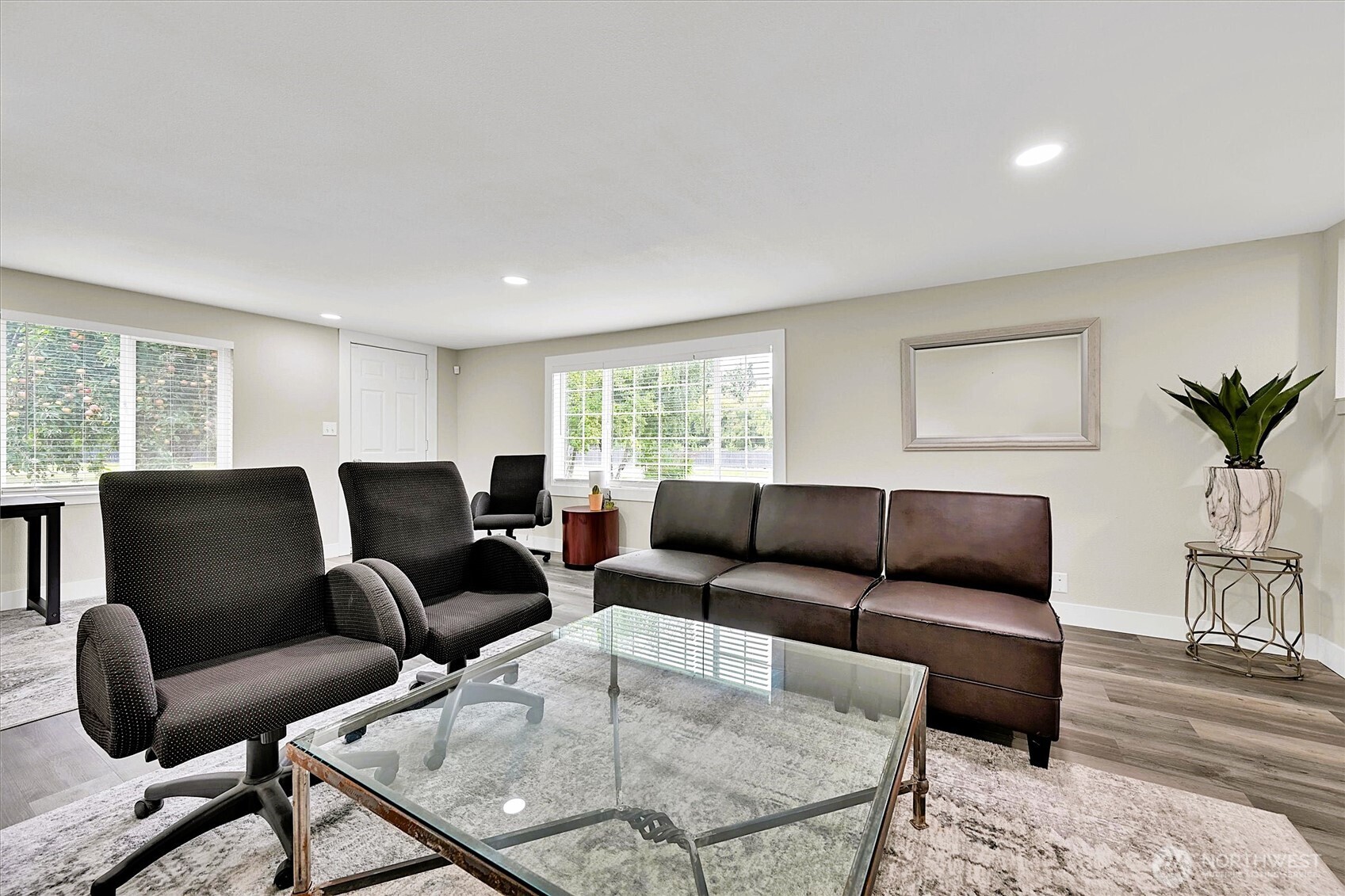 5511 Waller Road Property Photo 7