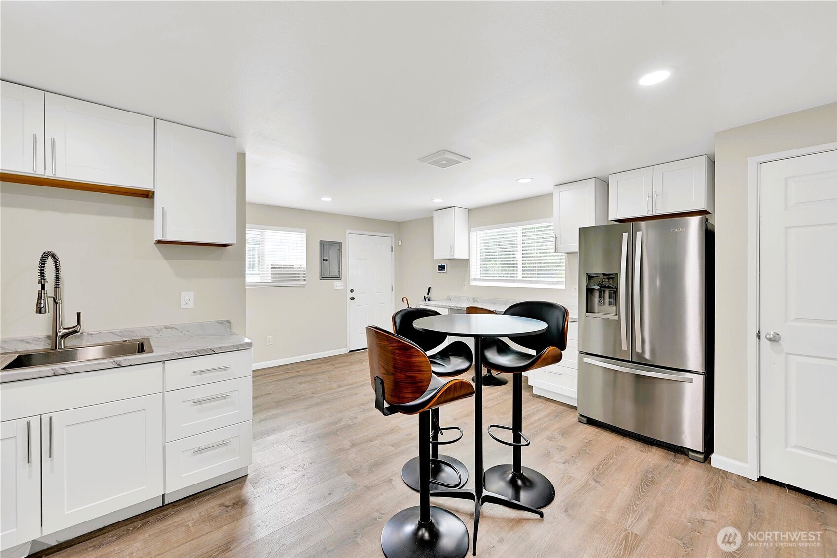 5511 Waller Road Property Photo 13
