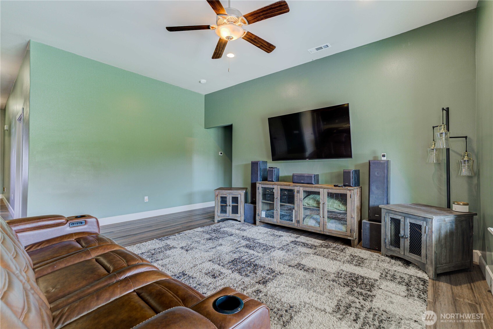 6017 Cotswold Lane Property Photo 2