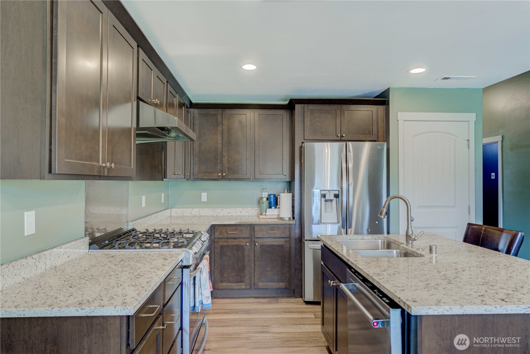 6017 Cotswold Lane Property Photo 7