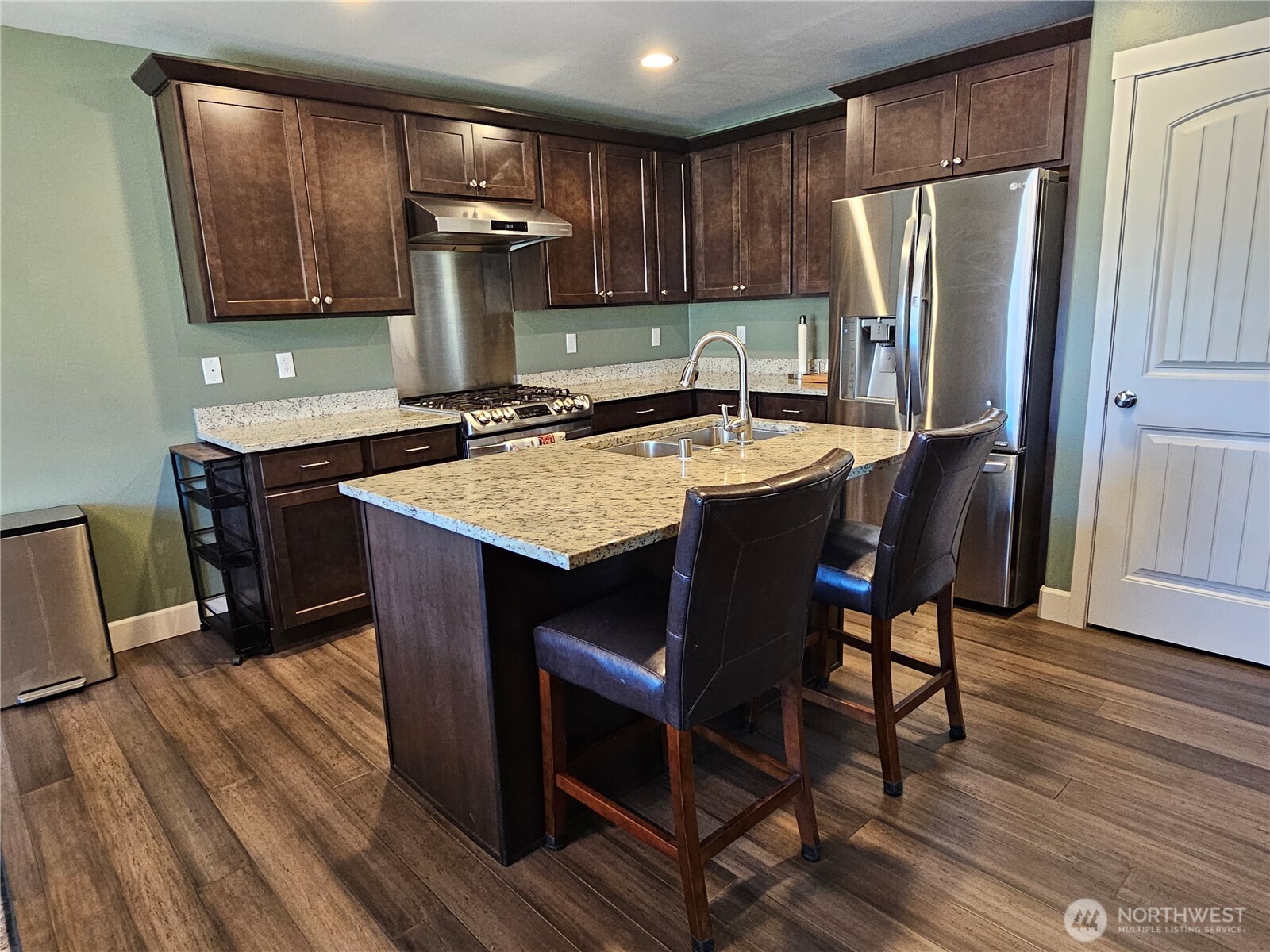 6017 Cotswold Lane Property Photo 8
