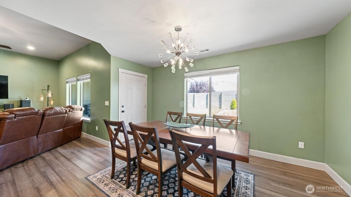 6017 Cotswold Lane Property Photo 9