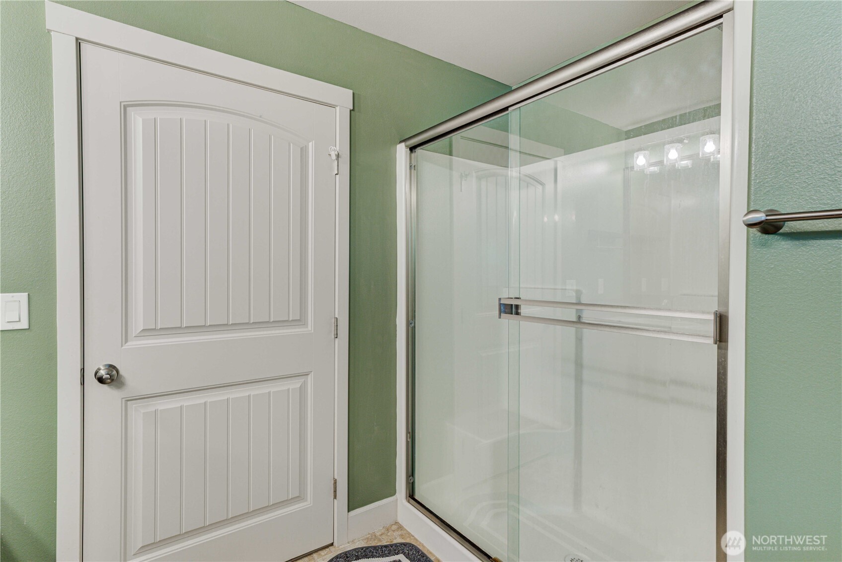 6017 Cotswold Lane Property Photo 12