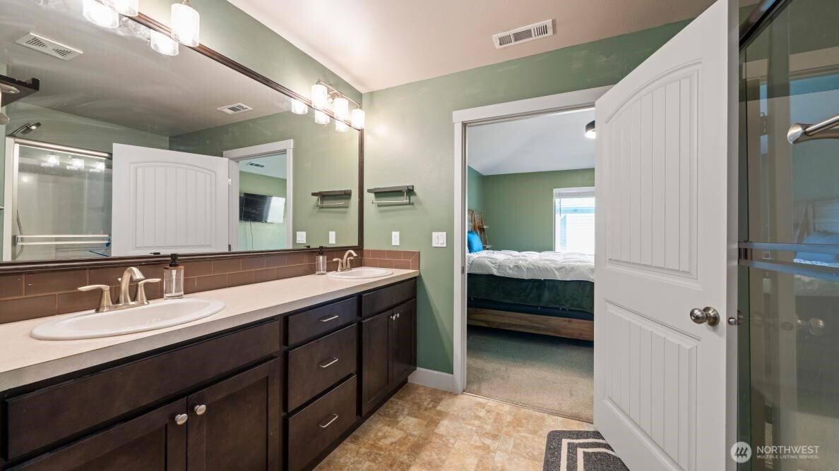 6017 Cotswold Lane Property Photo 12