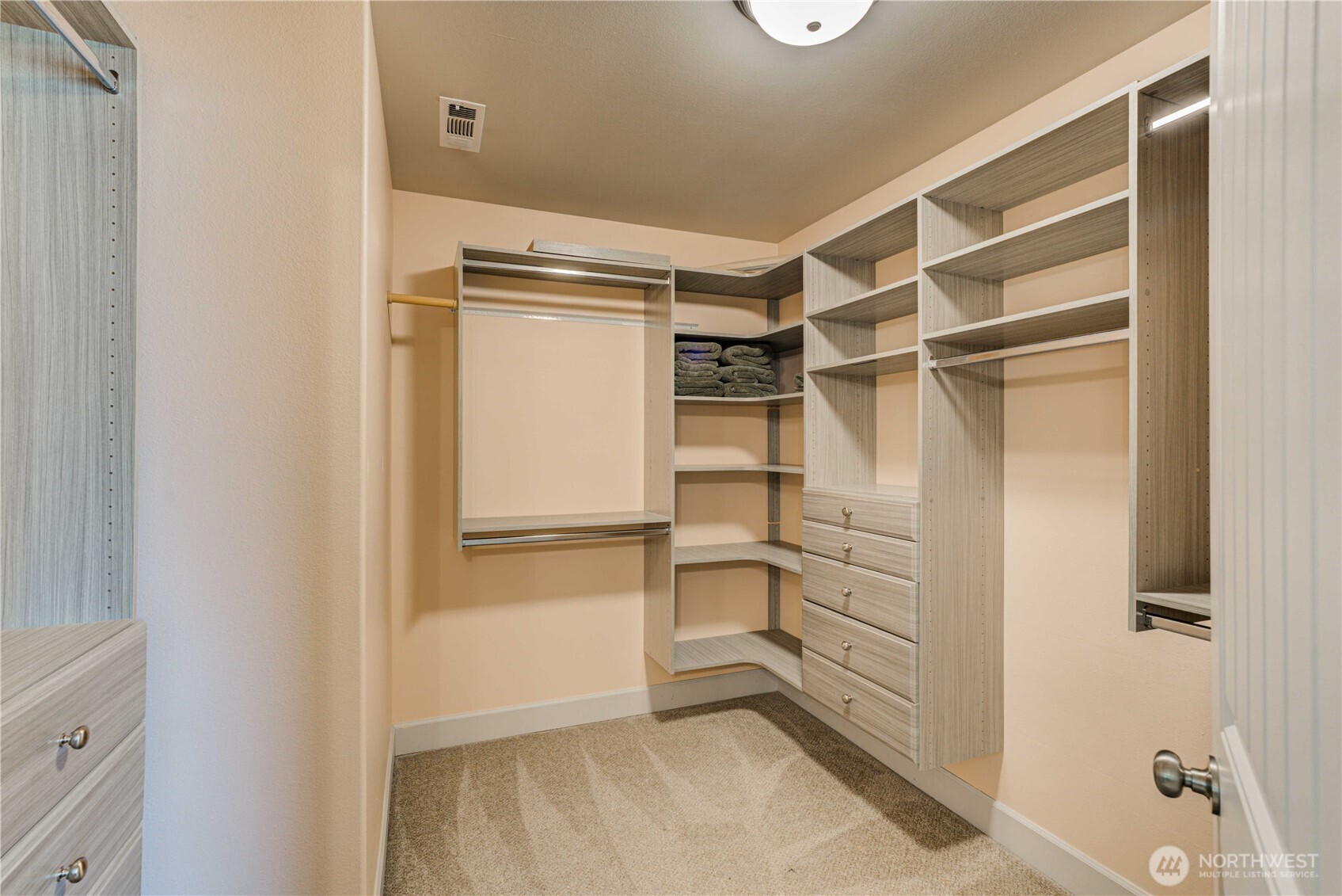 6017 Cotswold Lane Property Photo 13