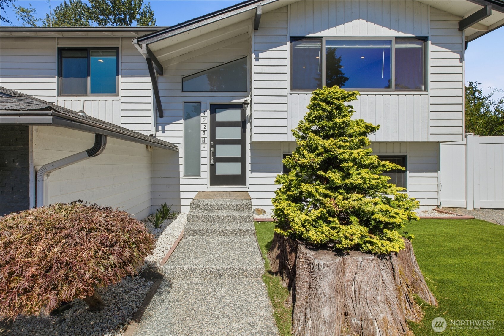 4525 149th Place Property Photo 2