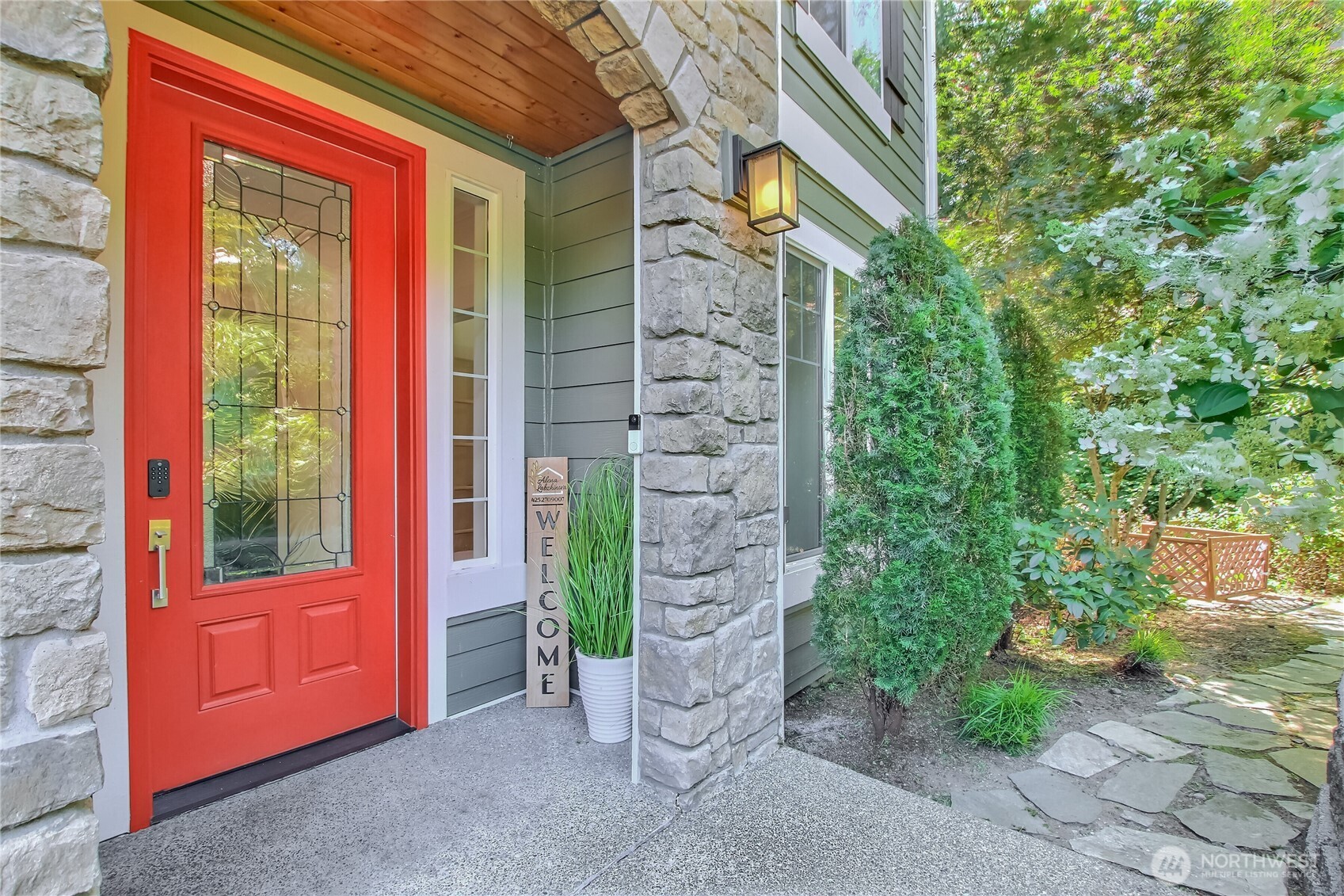 16426 85th Place Property Photo 4