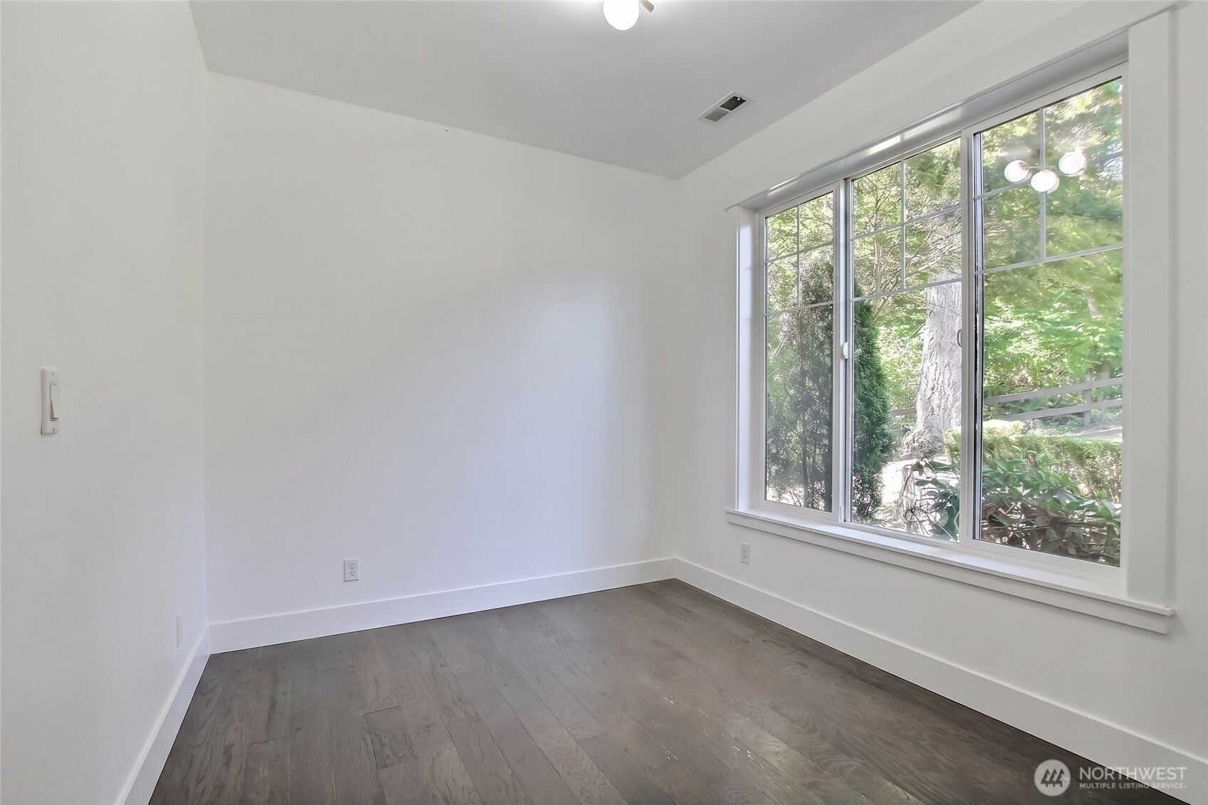 16426 85th Place Property Photo 14