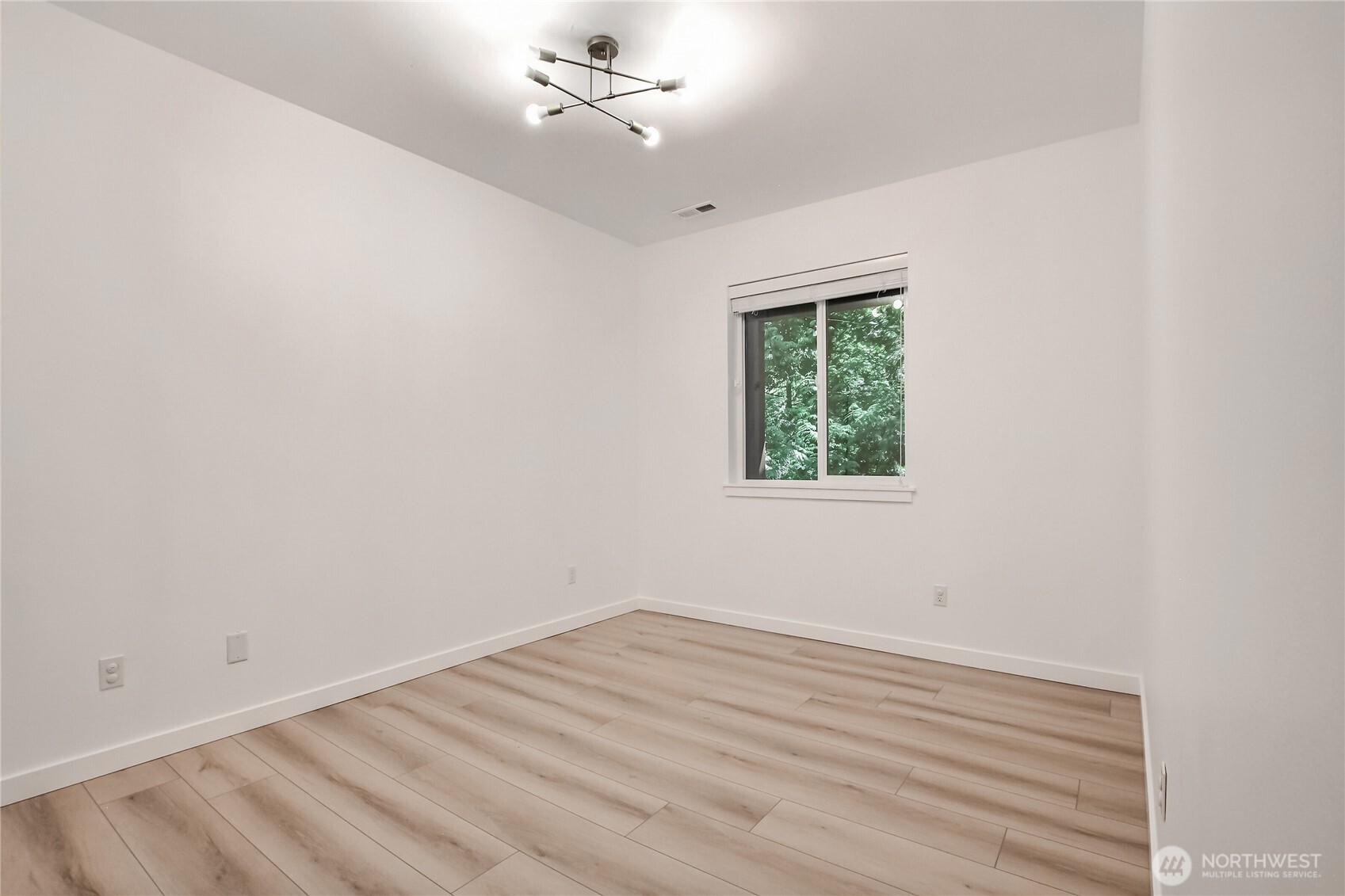 16426 85th Place Property Photo 23