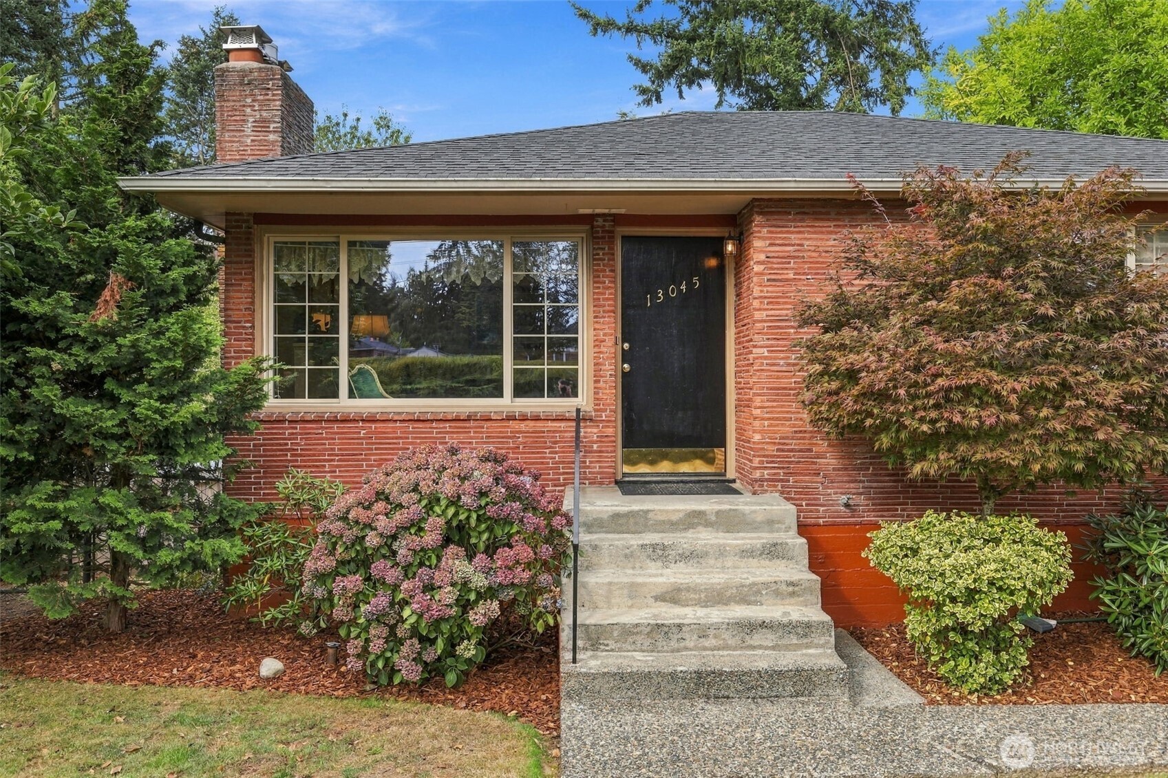 13045 Corliss Avenue Property Photo 3