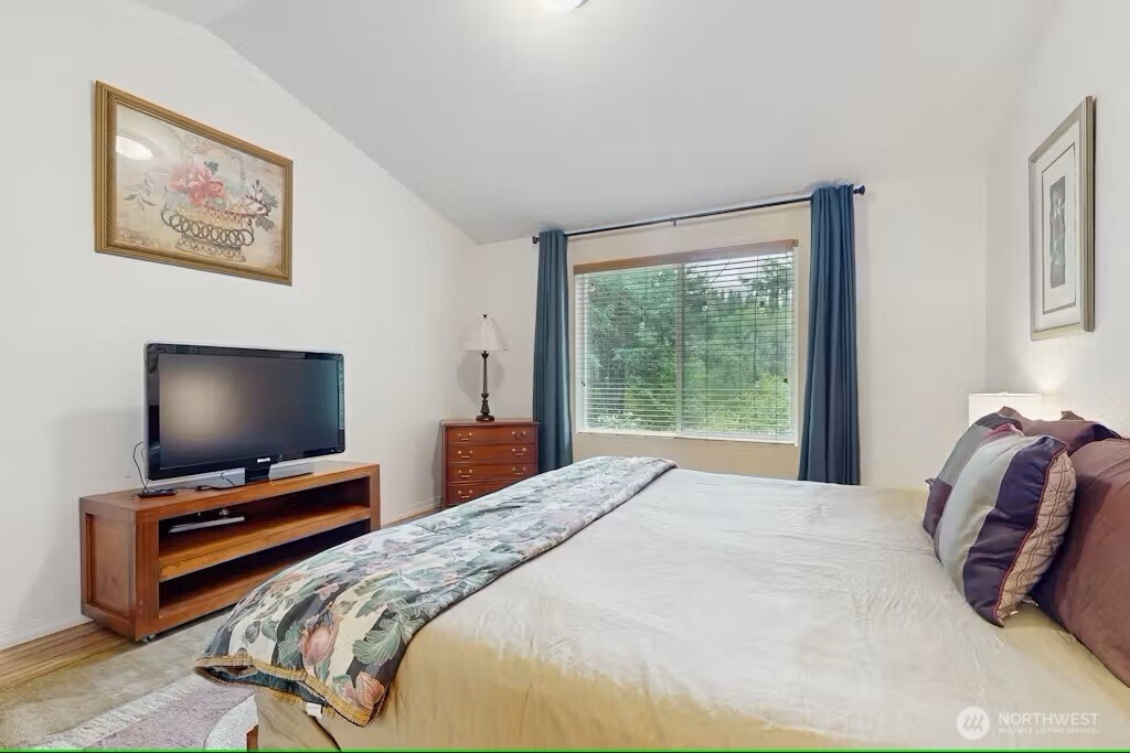 120 Pine Glen Court Property Photo 12