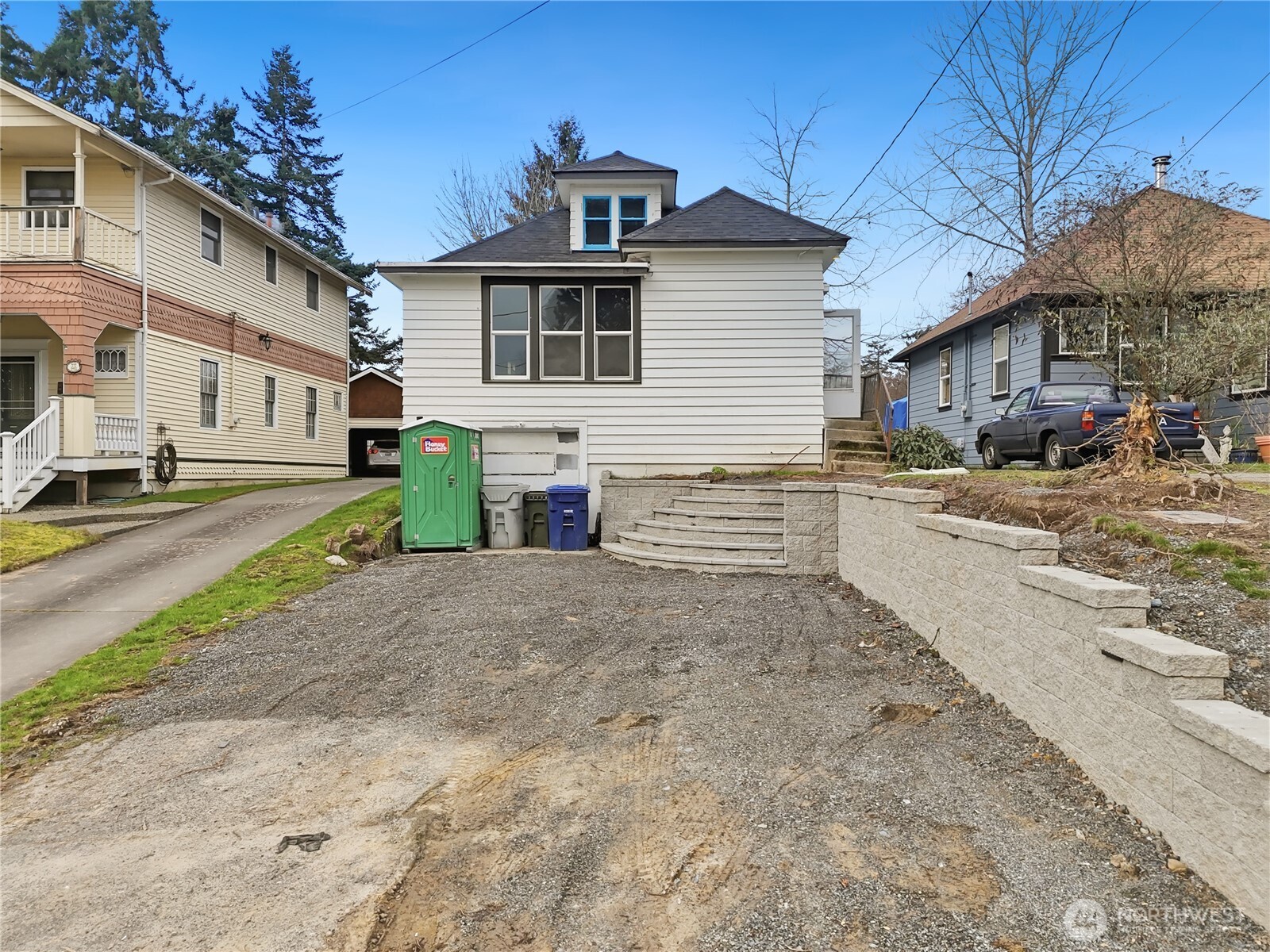 285 Earlington Avenue Property Photo 2
