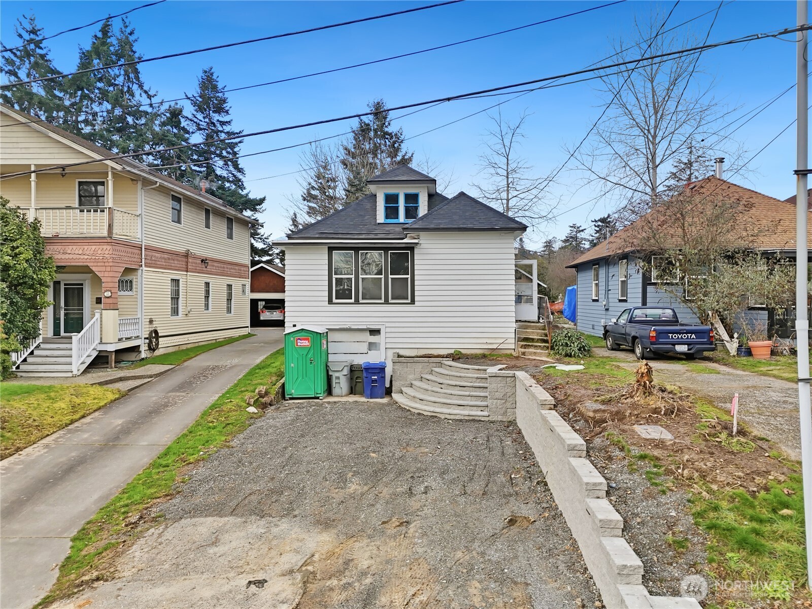 285 Earlington Avenue Property Photo 4
