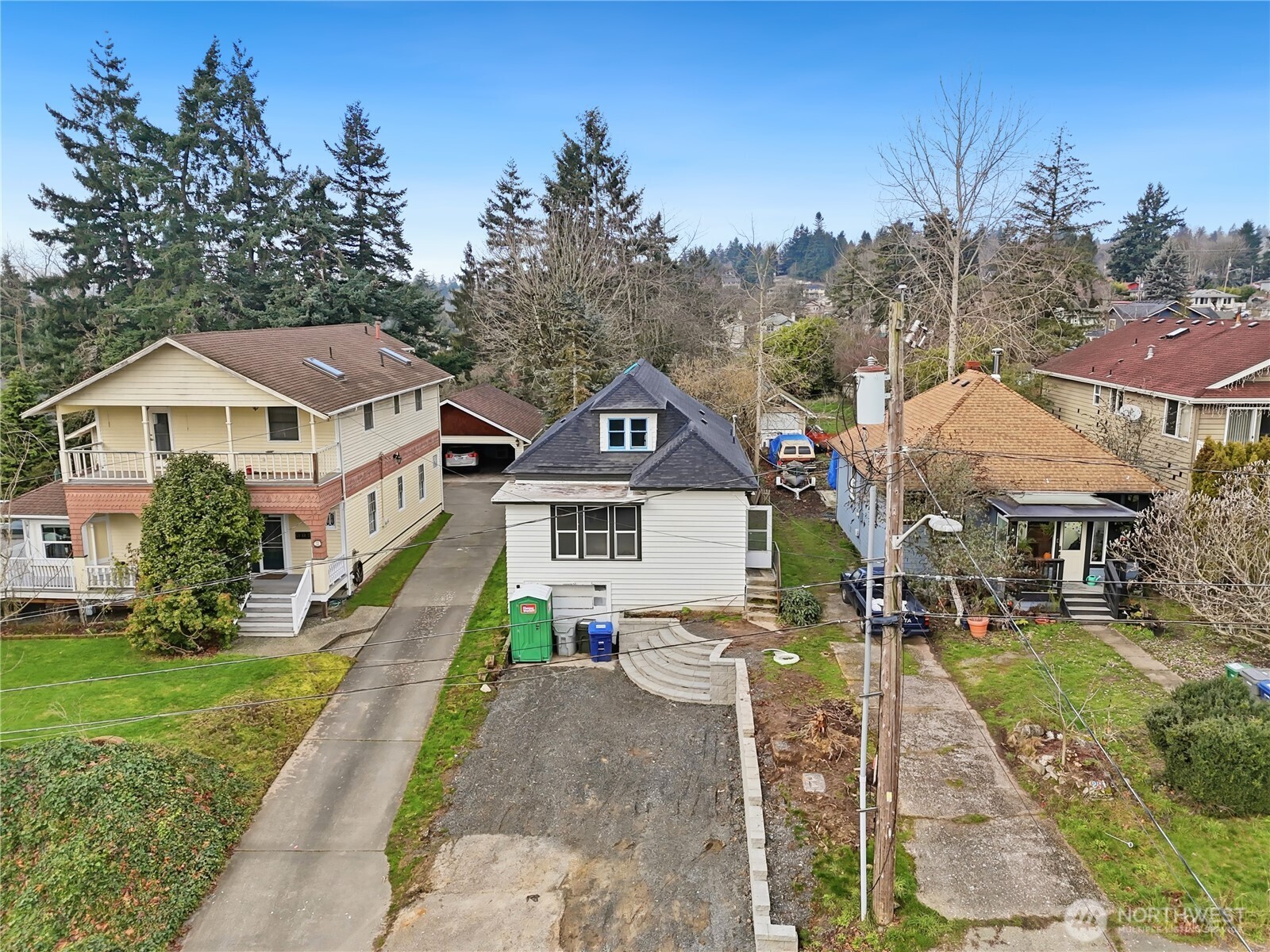 285 Earlington Avenue Property Photo 10