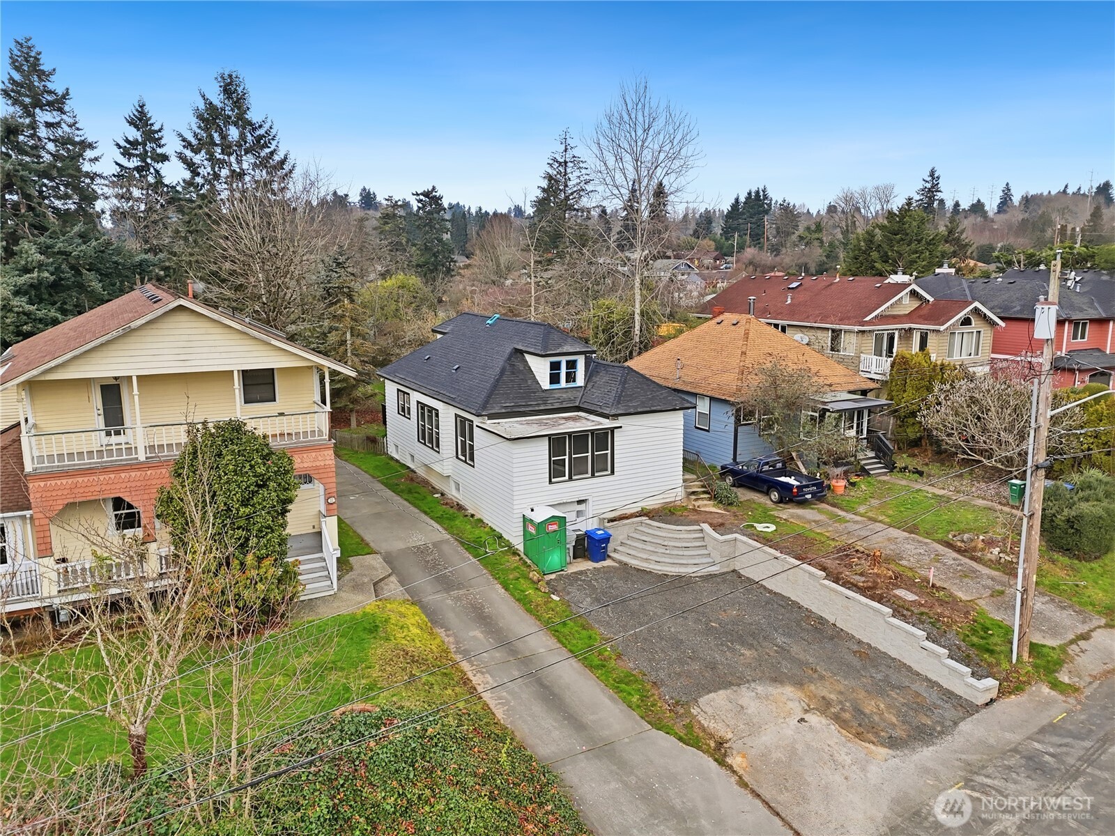 285 Earlington Avenue Property Photo 11