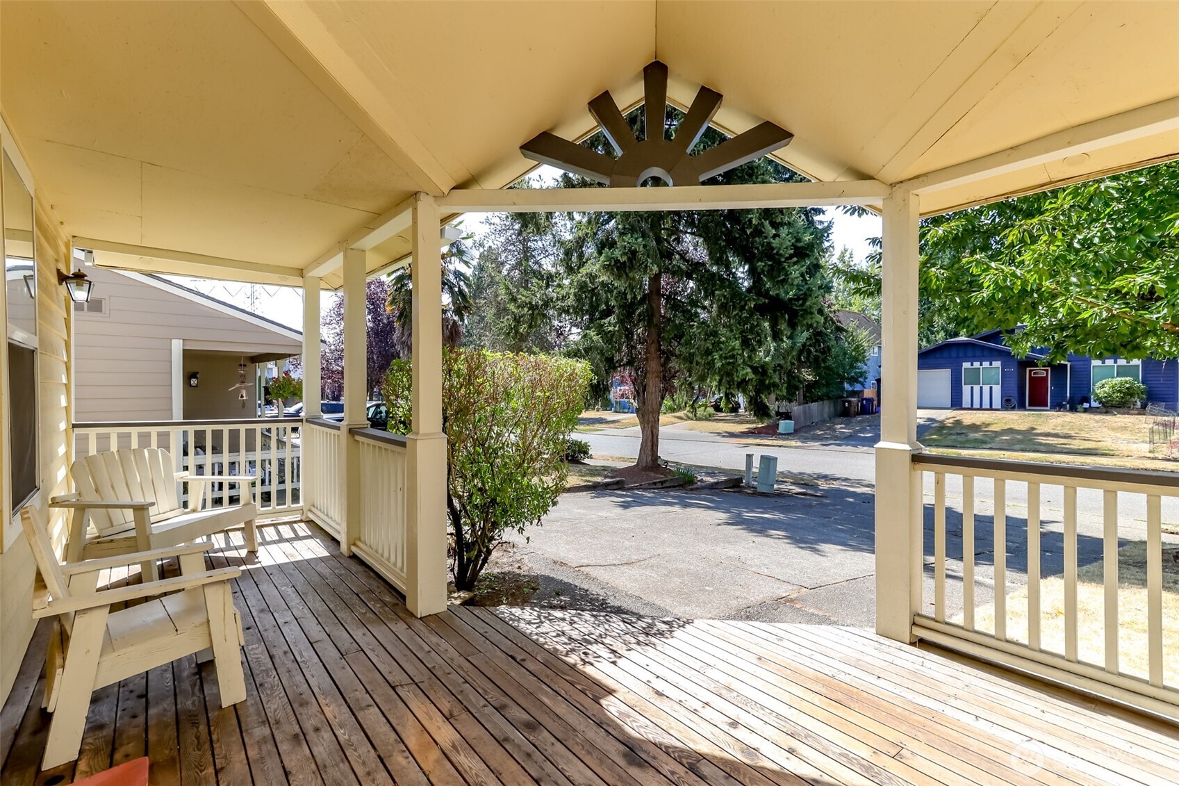 6715 24th Street Property Photo 3