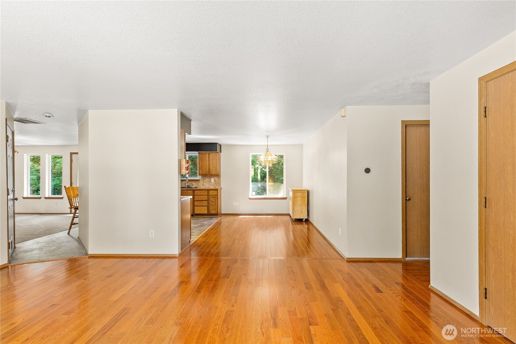 608 100th Street Property Photo 4